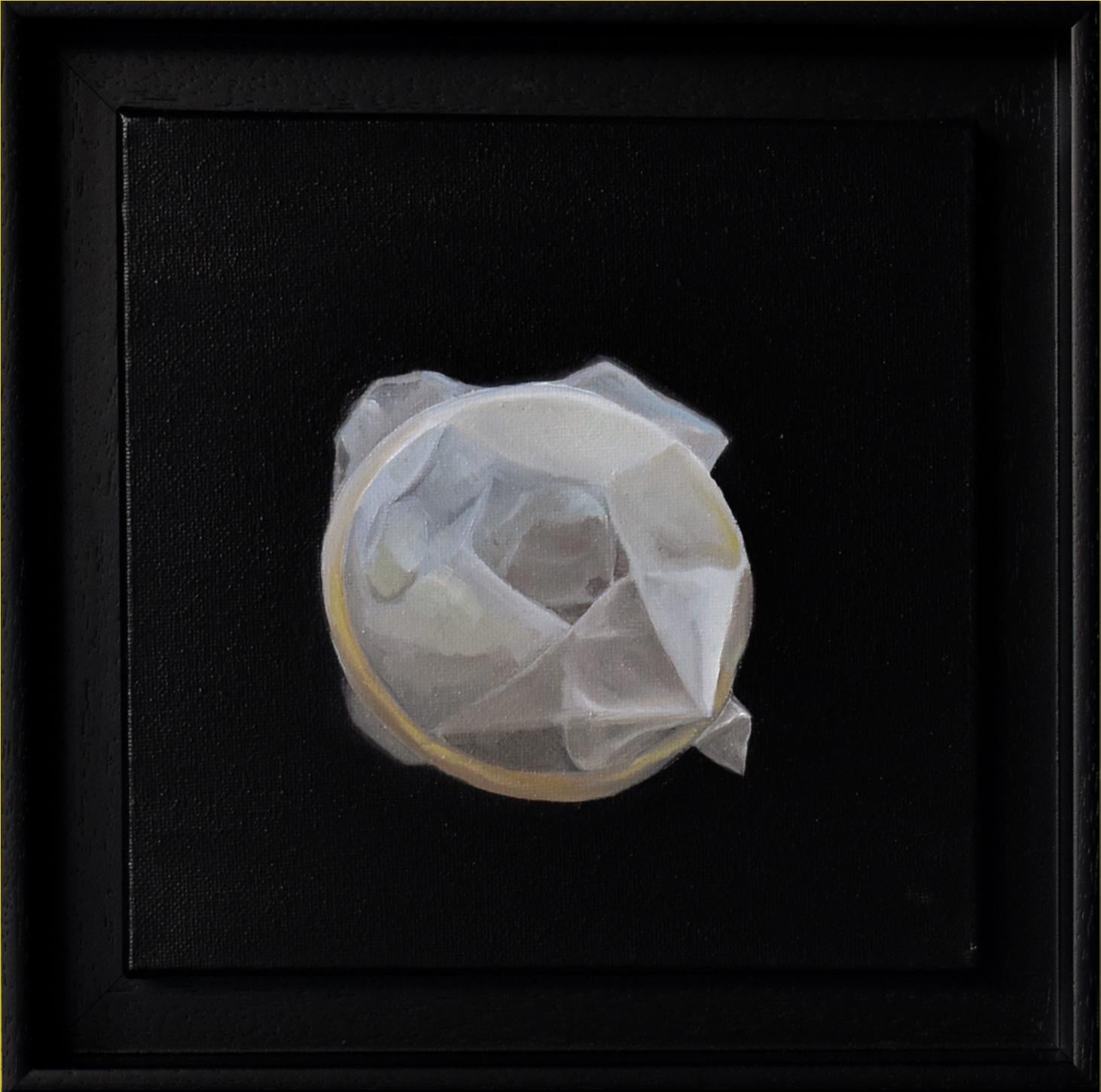 Still-Life Painting de María Magán - Pintura al óleo pop contemporánea enmarcada. Transparencias. Preservativo como chicle salado