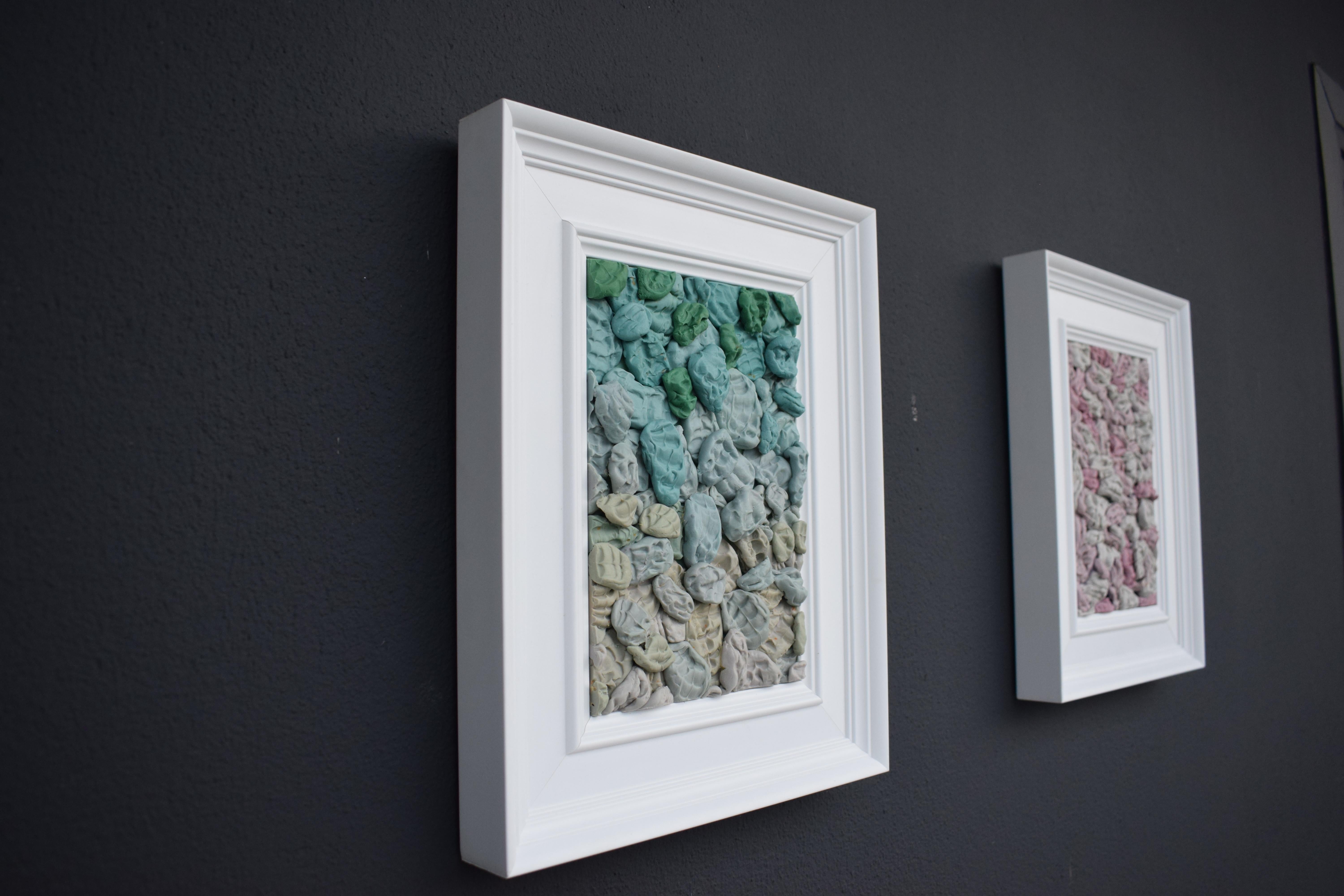 Escultura Pop de Pared con Formas de Chicle Verde Menta en Marco de Madera Blanco en venta 6