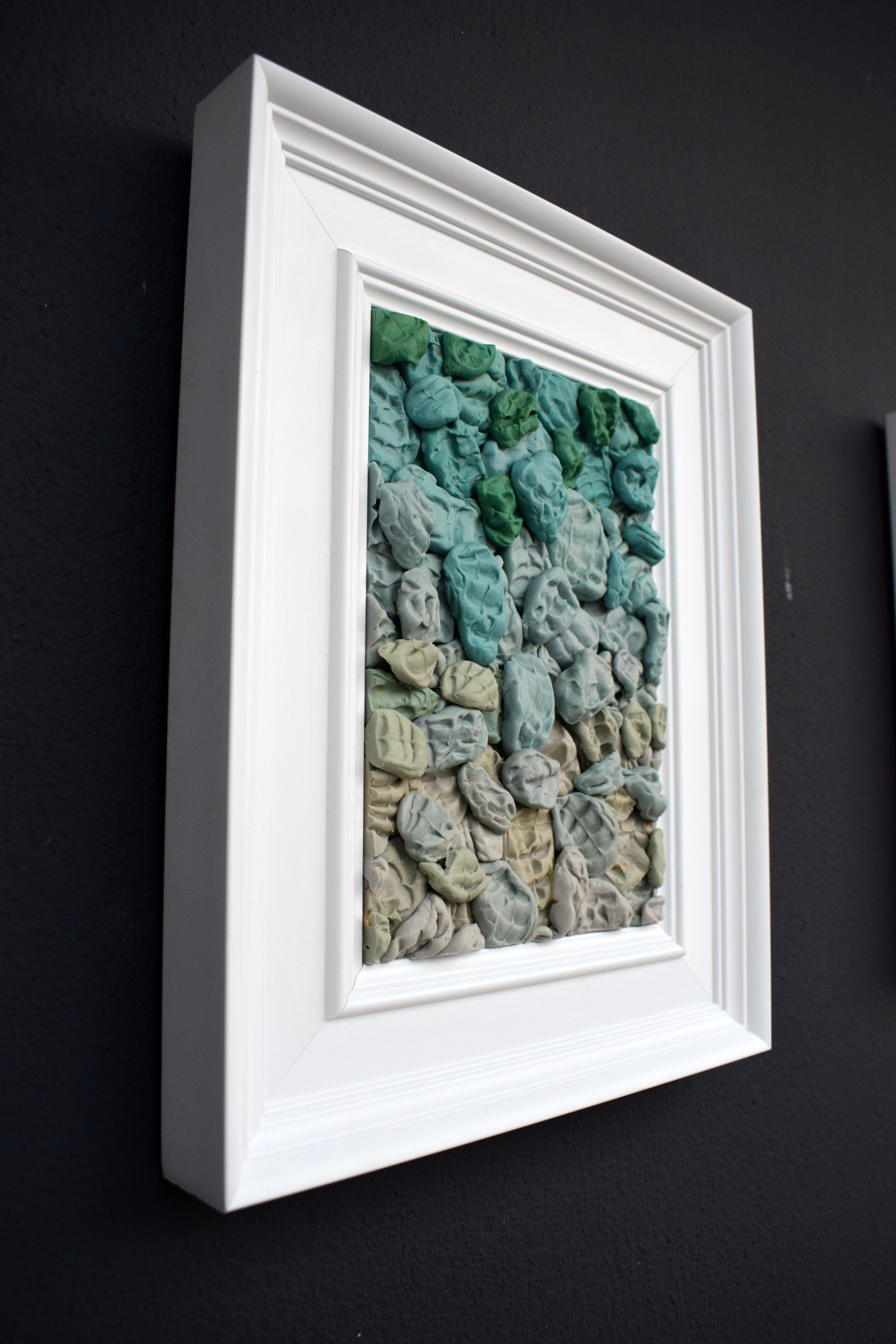 Escultura Pop de Pared con Formas de Chicle Verde Menta en Marco de Madera Blanco en venta 2