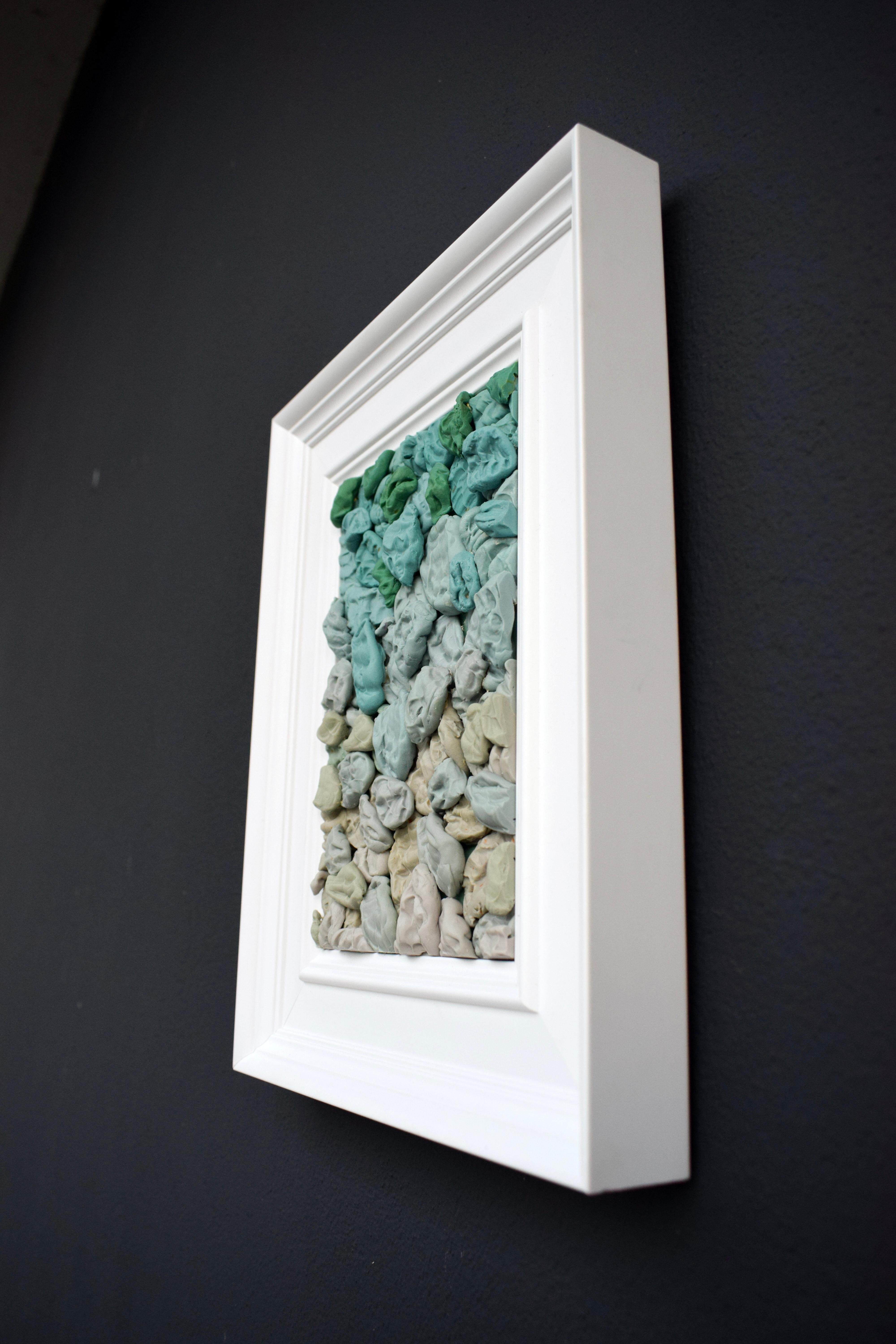 Escultura Pop de Pared con Formas de Chicle Verde Menta en Marco de Madera Blanco en venta 5