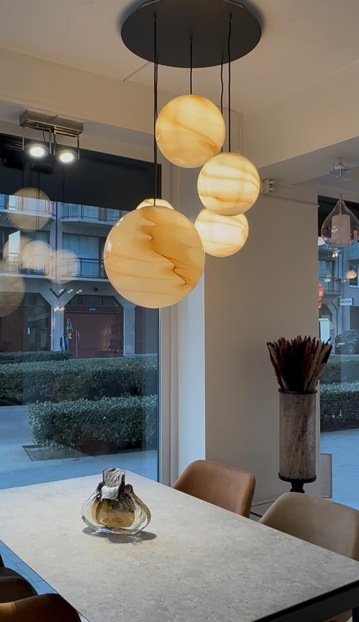 Marais Pendelleuchte aus Alabaster und Glas von Concept Verre (Französisch) im Angebot