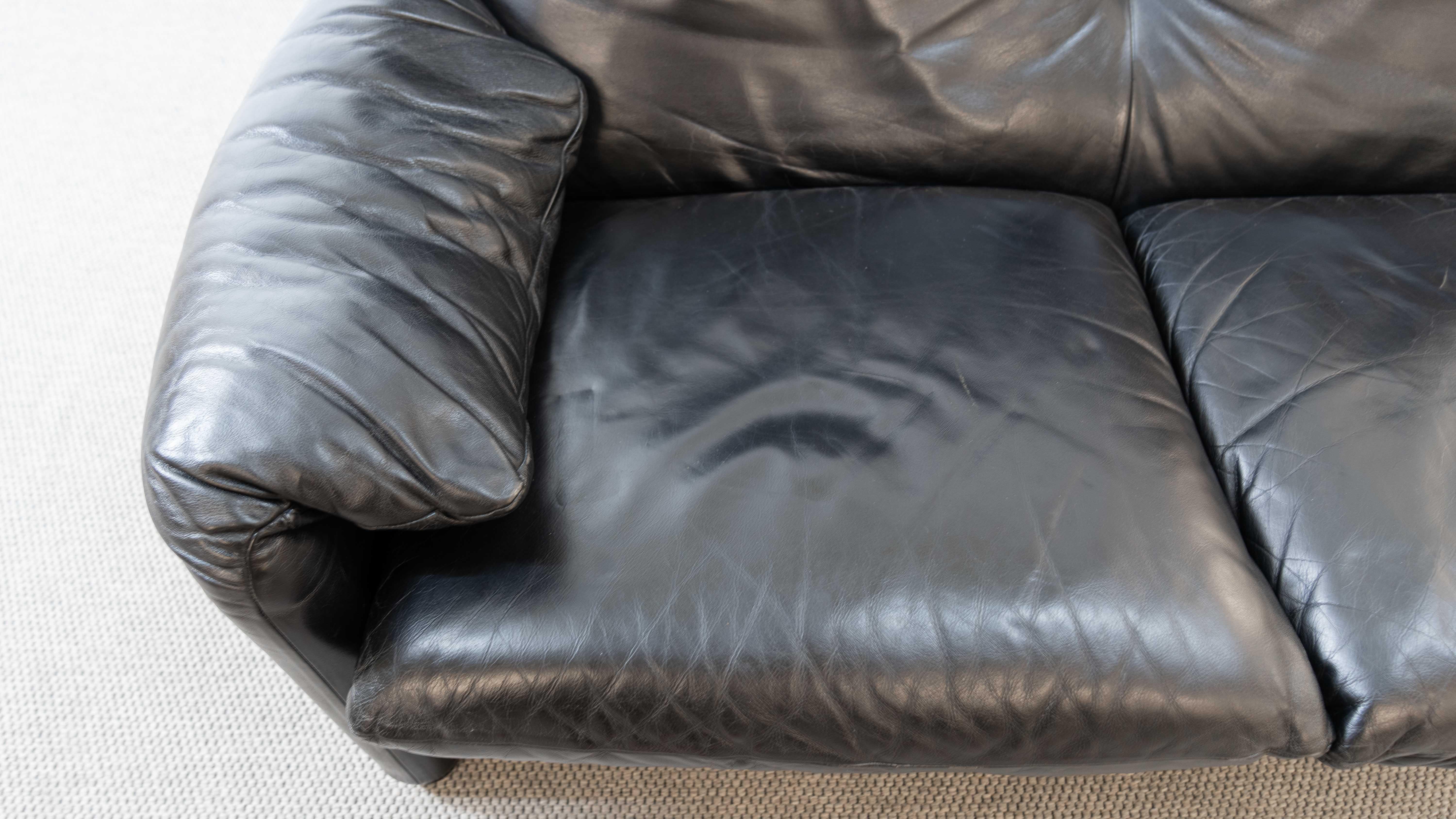 Maralunga 2-Seat Sofa in Black Leather by Vico Magistretti for Cassina, Italy 5