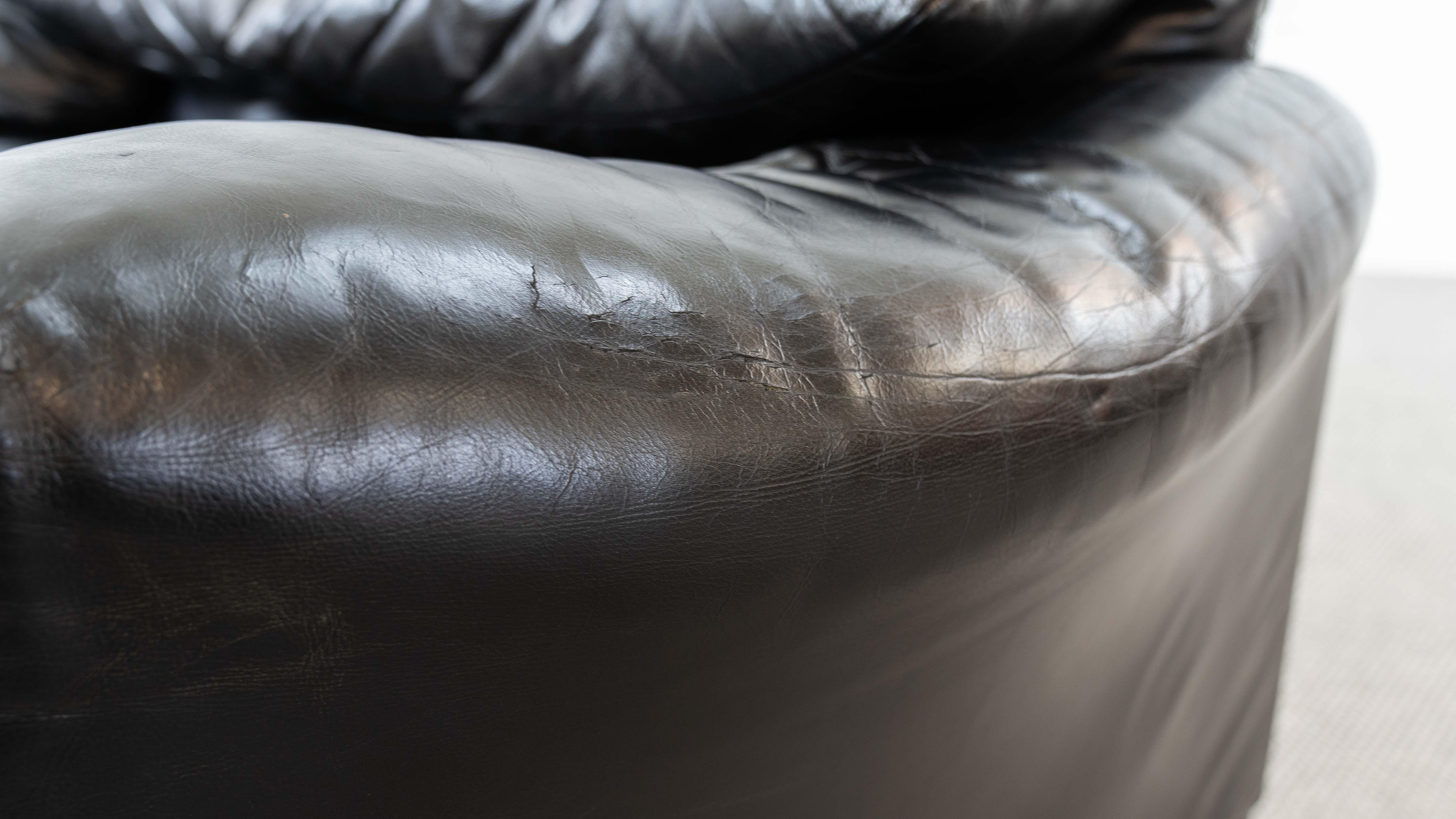 Maralunga 2-Seat Sofa in Black Leather by Vico Magistretti for Cassina, Italy 9