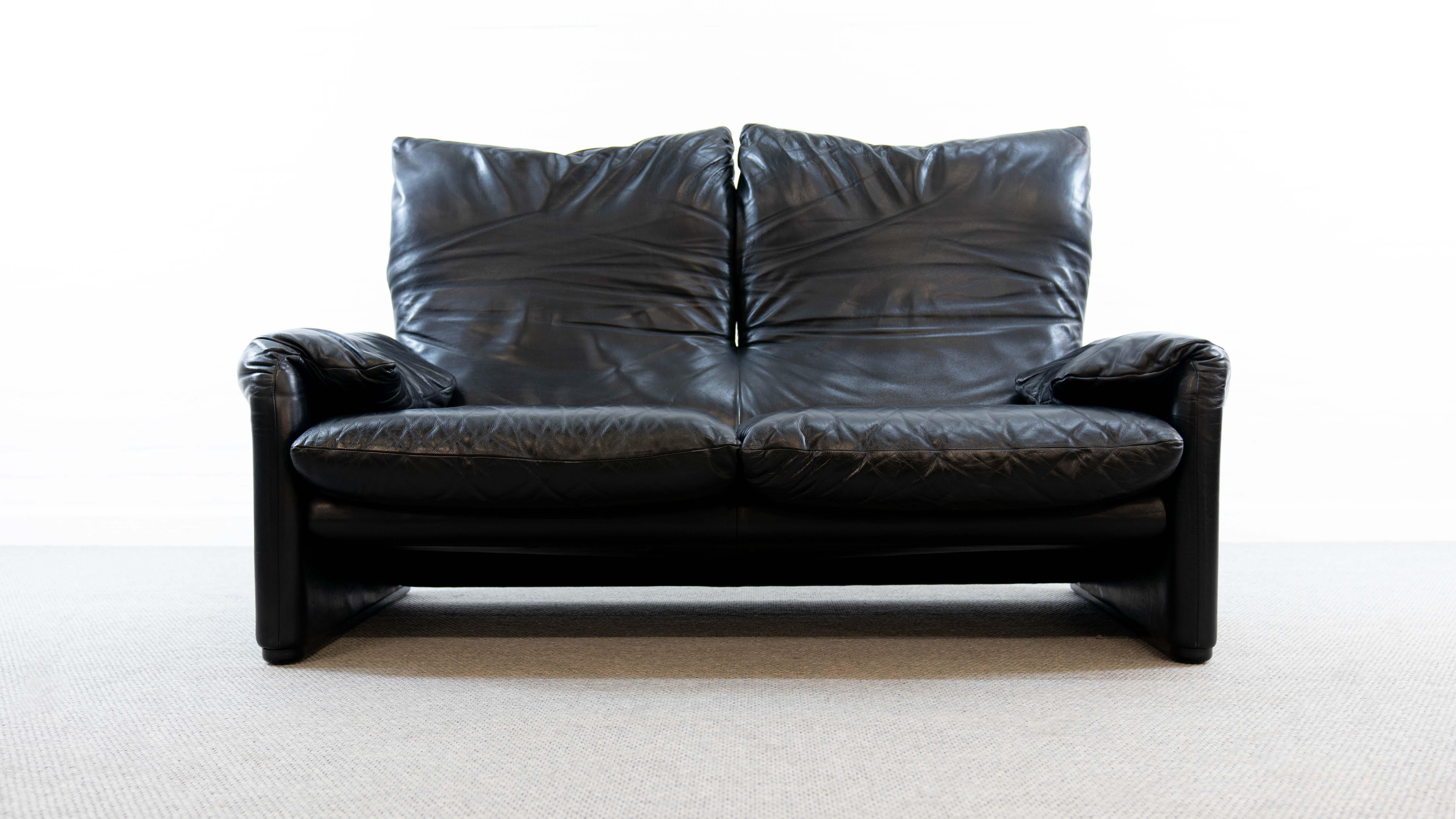 Mid-Century Modern Maralunga 2-Seat Sofa in Black Leather by Vico Magistretti for Cassina, Italy