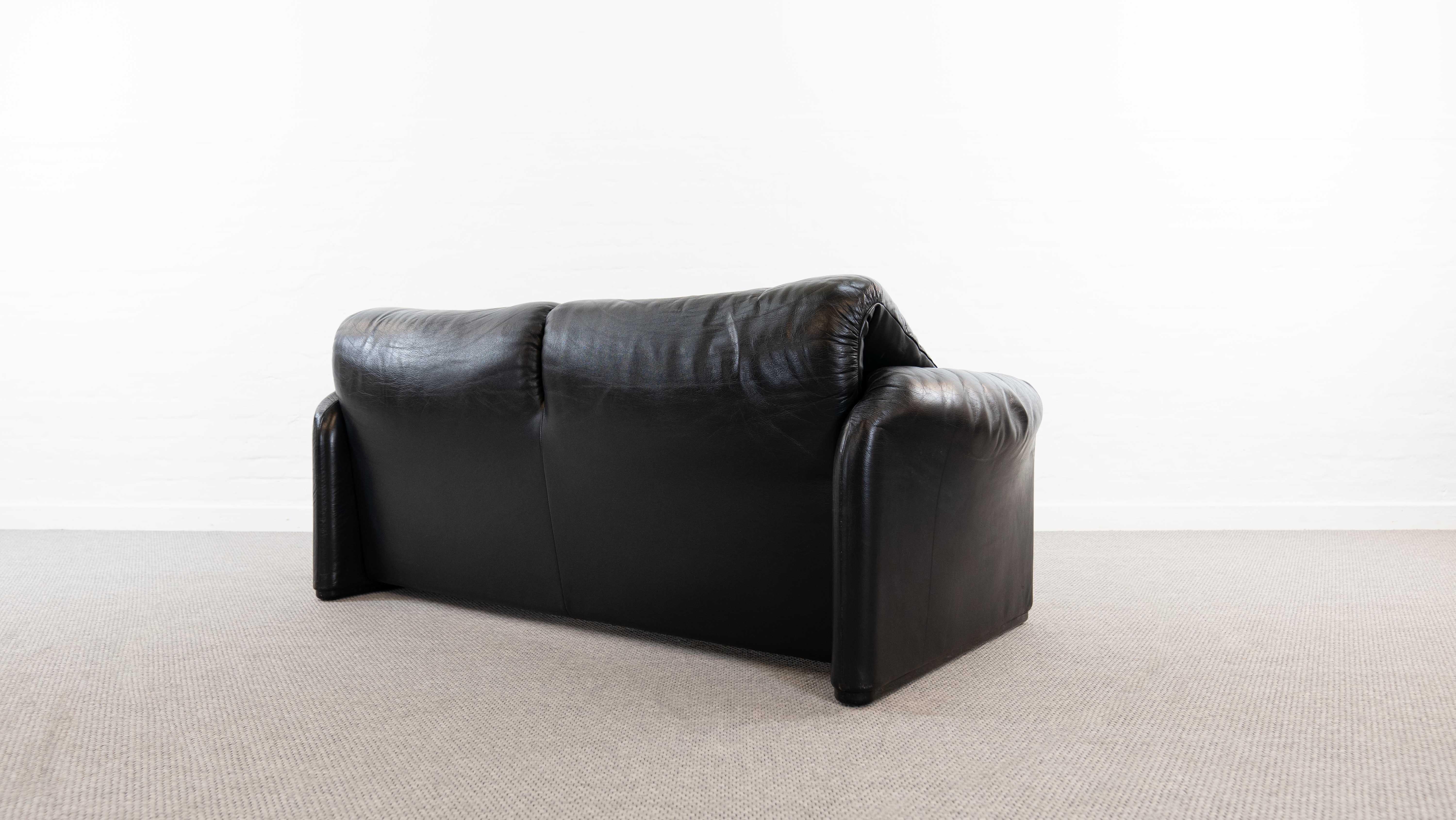 Late 20th Century Maralunga 2-Seat Sofa in Black Leather by Vico Magistretti for Cassina, Italy