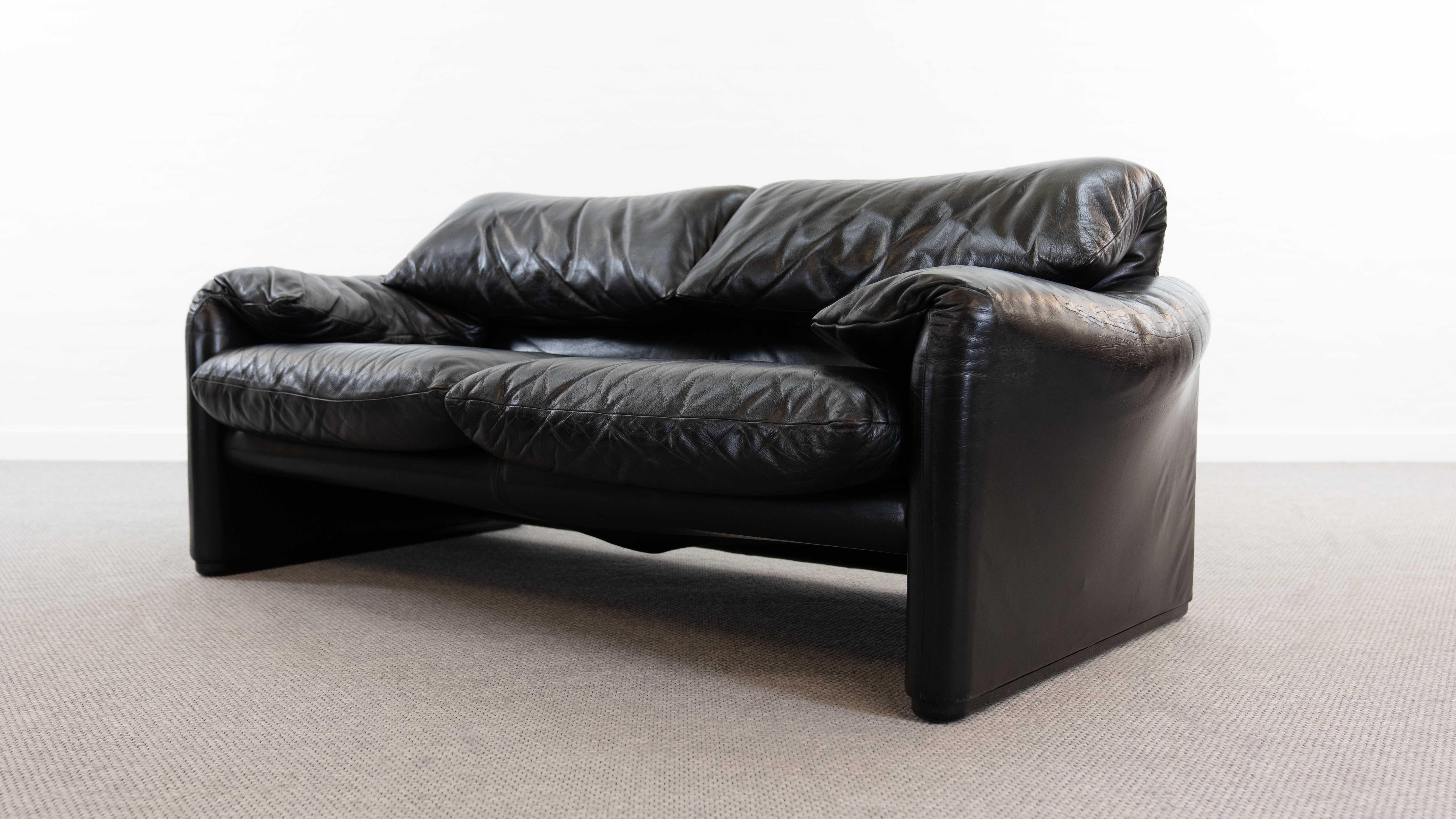 Maralunga 2-Seat Sofa in Black Leather by Vico Magistretti for Cassina, Italy 1