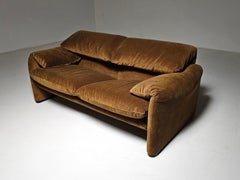 Maralunga 2-seater in gold/brown velvet by Vico Magistretti for Cassina, 1970s