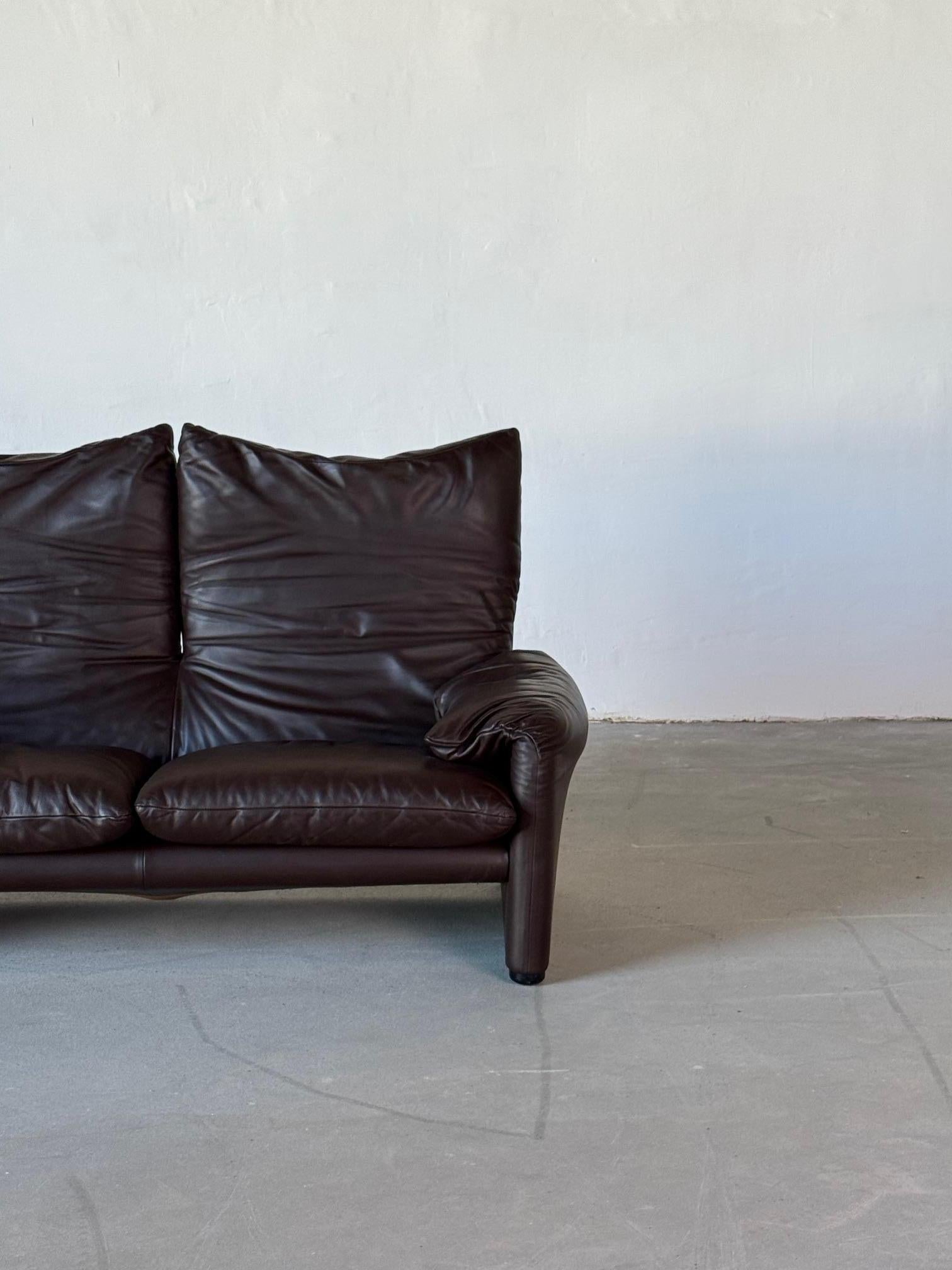 Sofá 2 plazas Maralunga by Cassina, Piel natural marrón cacao original Moderno de mediados de siglo en venta