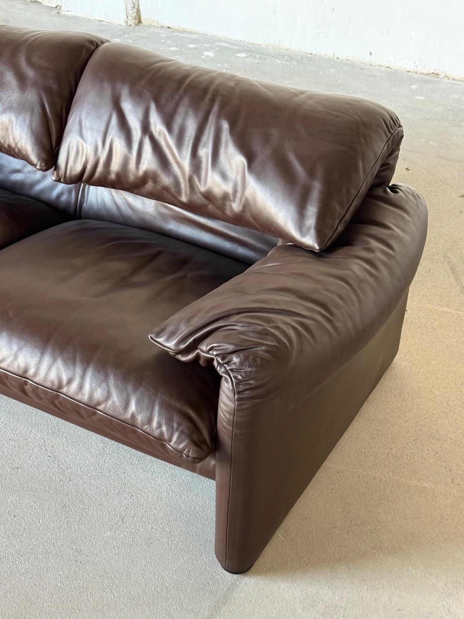 Sofá 2 plazas Maralunga by Cassina, Piel natural marrón cacao original Cuero en venta