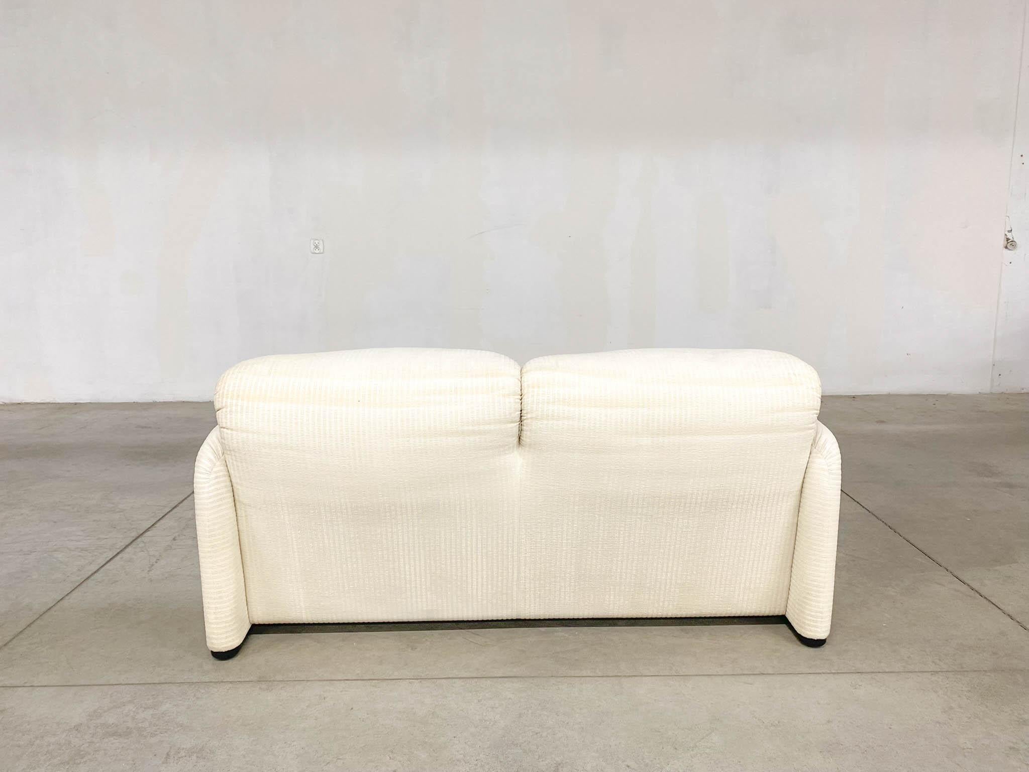 Maralunga 2-Seater Sofa by Vico Magistretti for Cassina, 1990s In Good Condition For Sale In RADOMSKO, PL