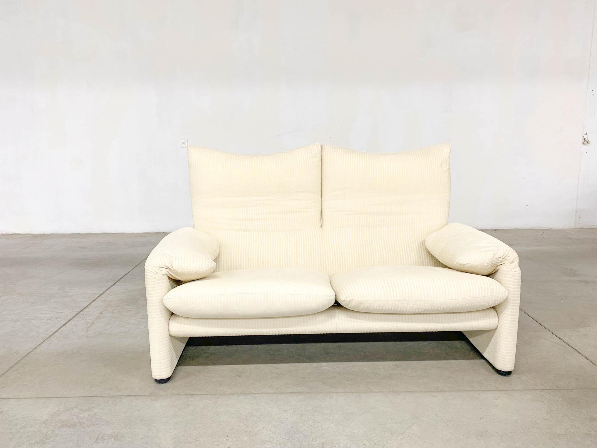 Fabric Maralunga 2-Seater Sofa by Vico Magistretti for Cassina, 1990s For Sale