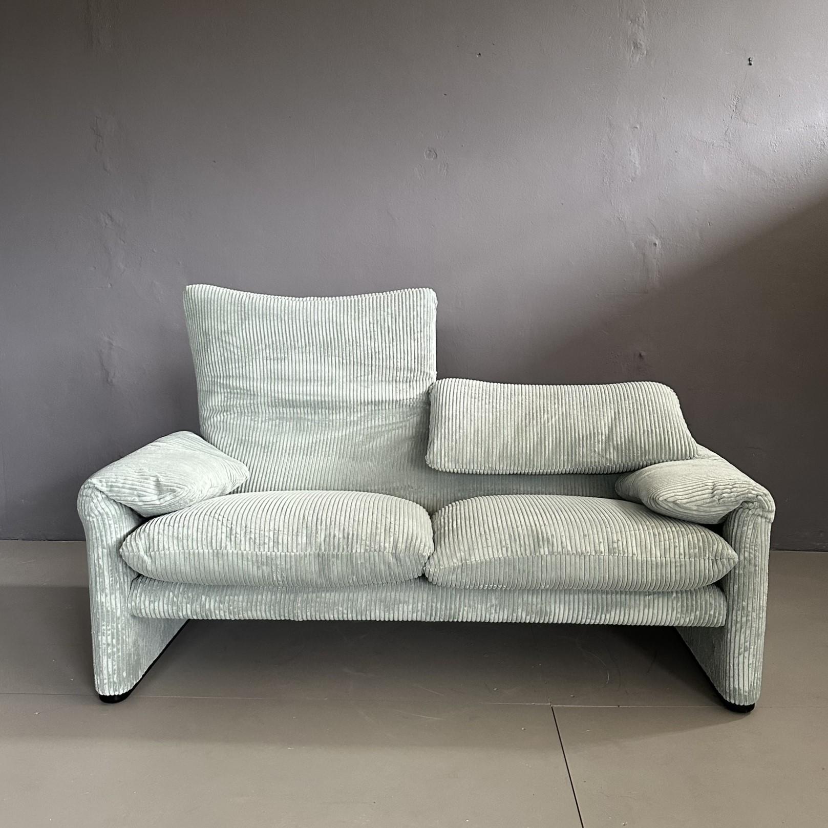  Maralunga 2-Sitzer-Sofa von Vico Magistretti für Cassina aus den 70er Jahren im Zustand „Gut“ im Angebot in Milan, IT