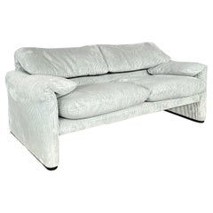 Maralunga 2-seater sofa by Vico Magistretti for Cassina from the 70s