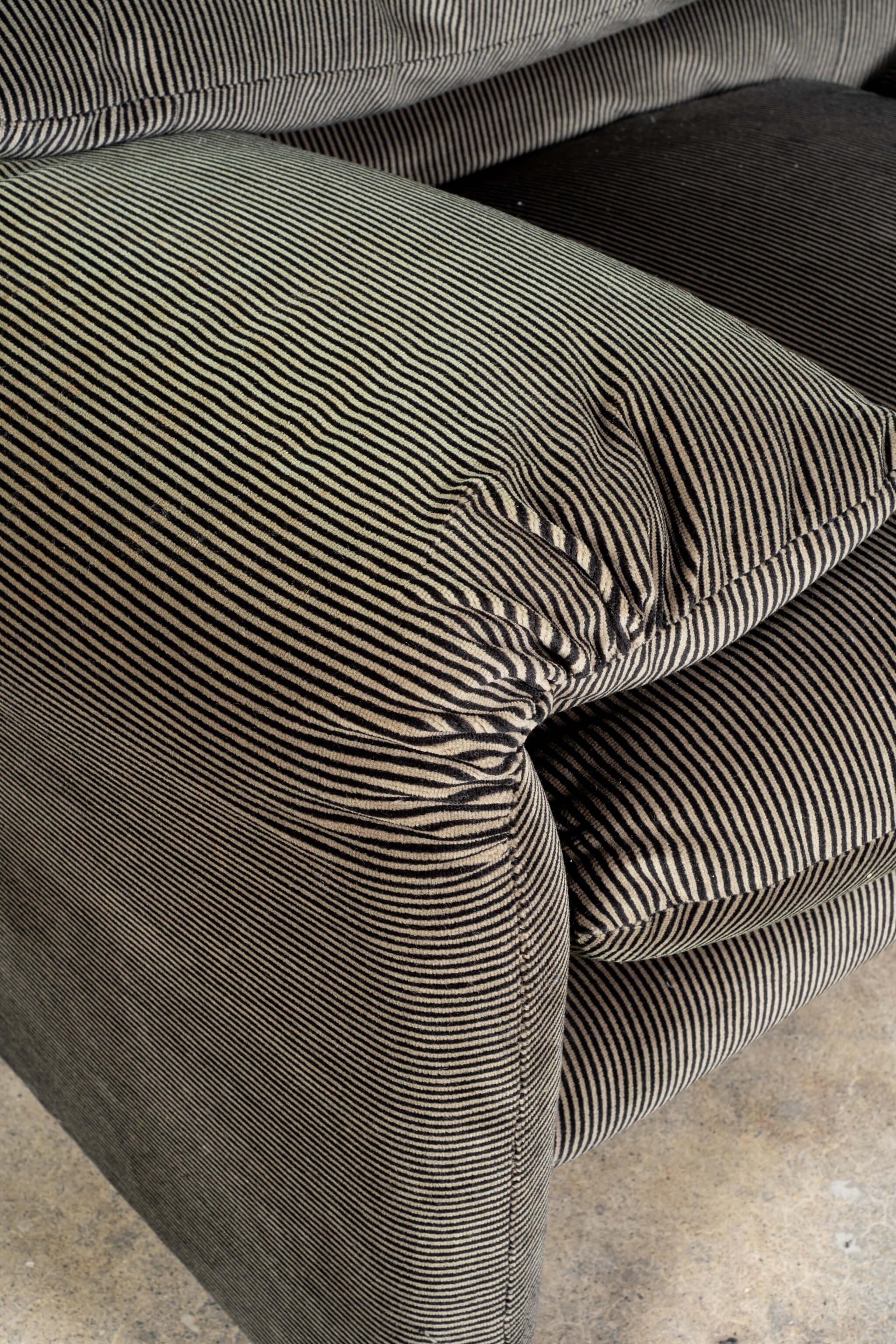 Fabric Maralunga 2-Seater Sofa in Original Velvet by Vico Magistretti for Cassina