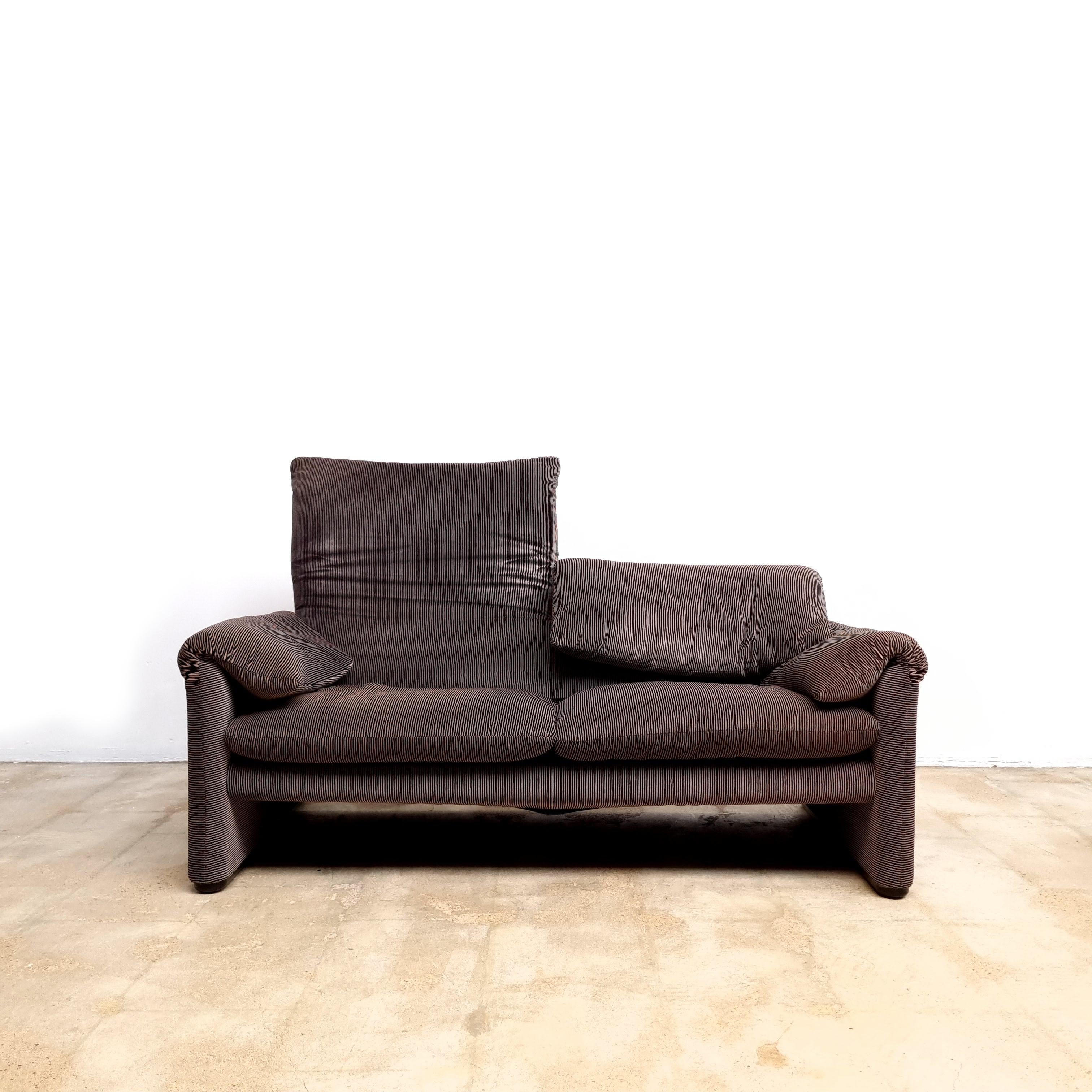 Mid-Century Modern “Maralunga” 2seater Sofa by Vico Magistretti for Cassina, 1970s