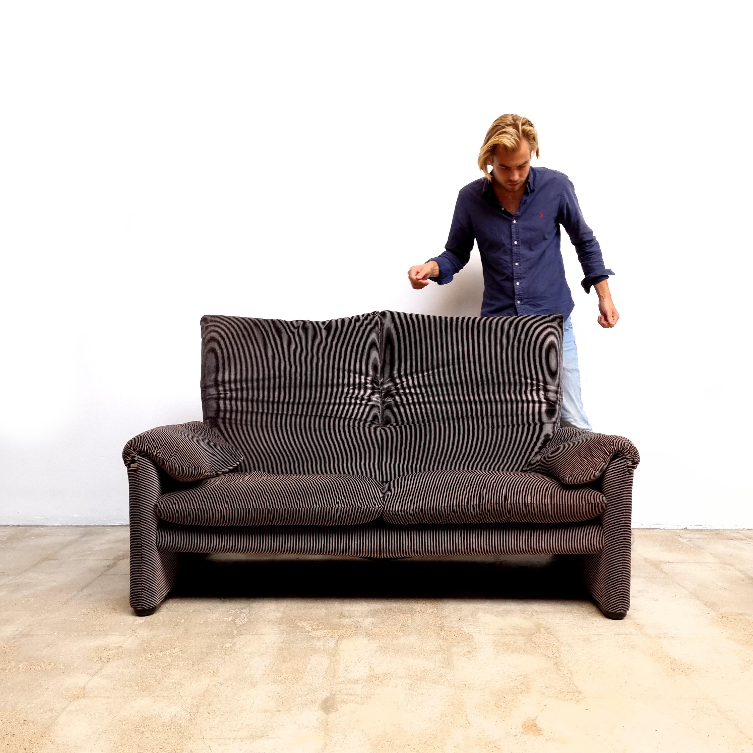 Italian “Maralunga” 2seater Sofa by Vico Magistretti for Cassina, 1970s