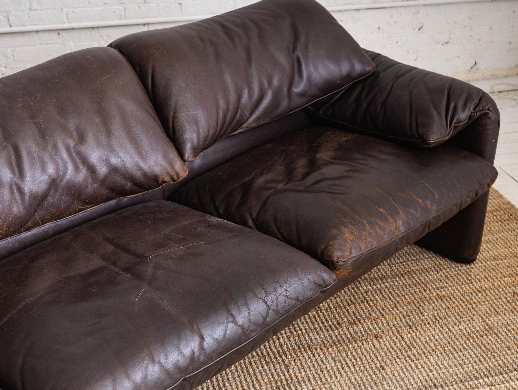 Maralunga 3 Seat Sofa by Vico Magistretti for Cassina in Chocolate Brown Leather In Good Condition In Brooklyn, NY