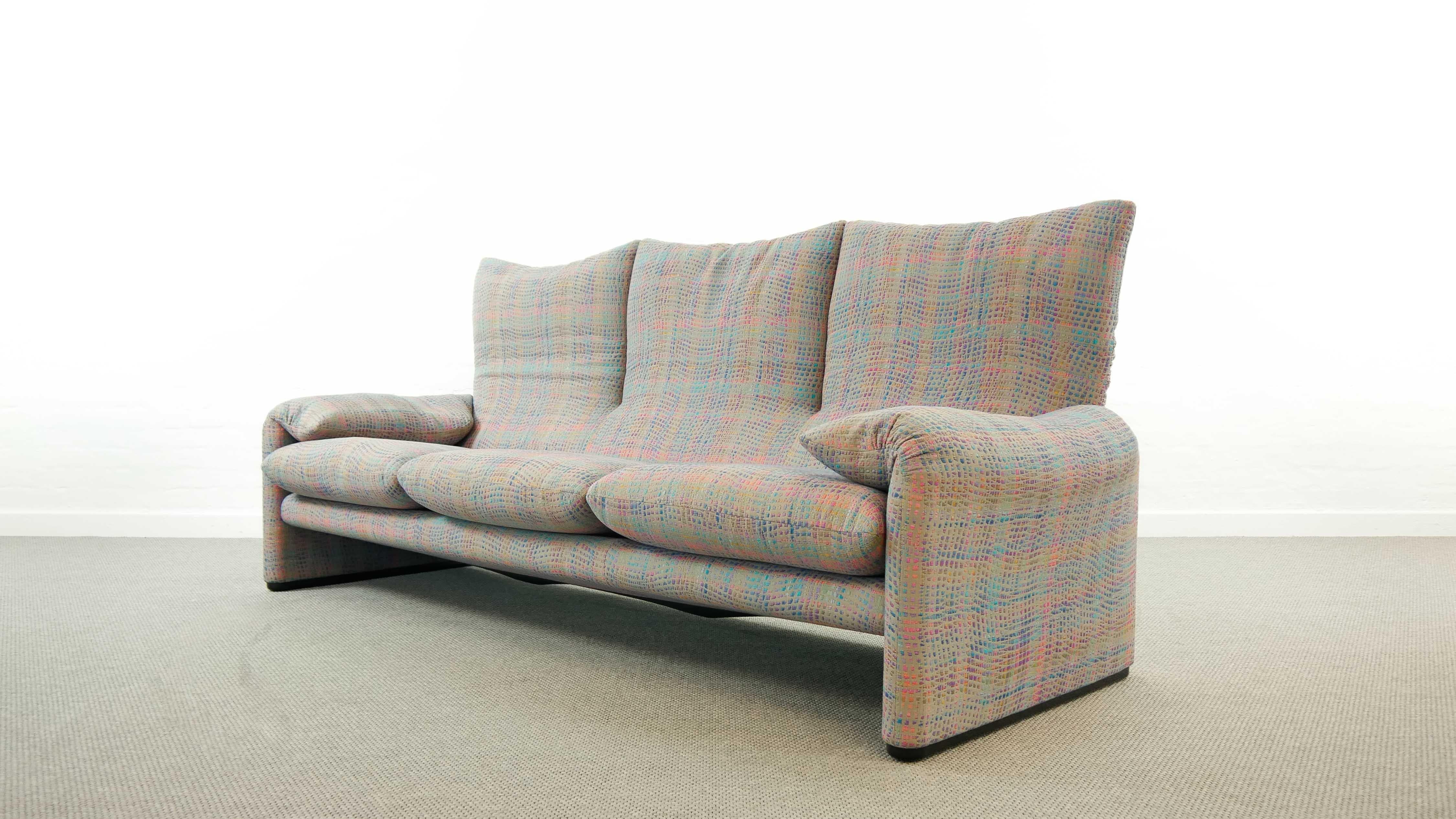 Maralunga 3-Seat Sofa by Vico Magistretti for Cassina in Grey-Multicolore Fabric 4