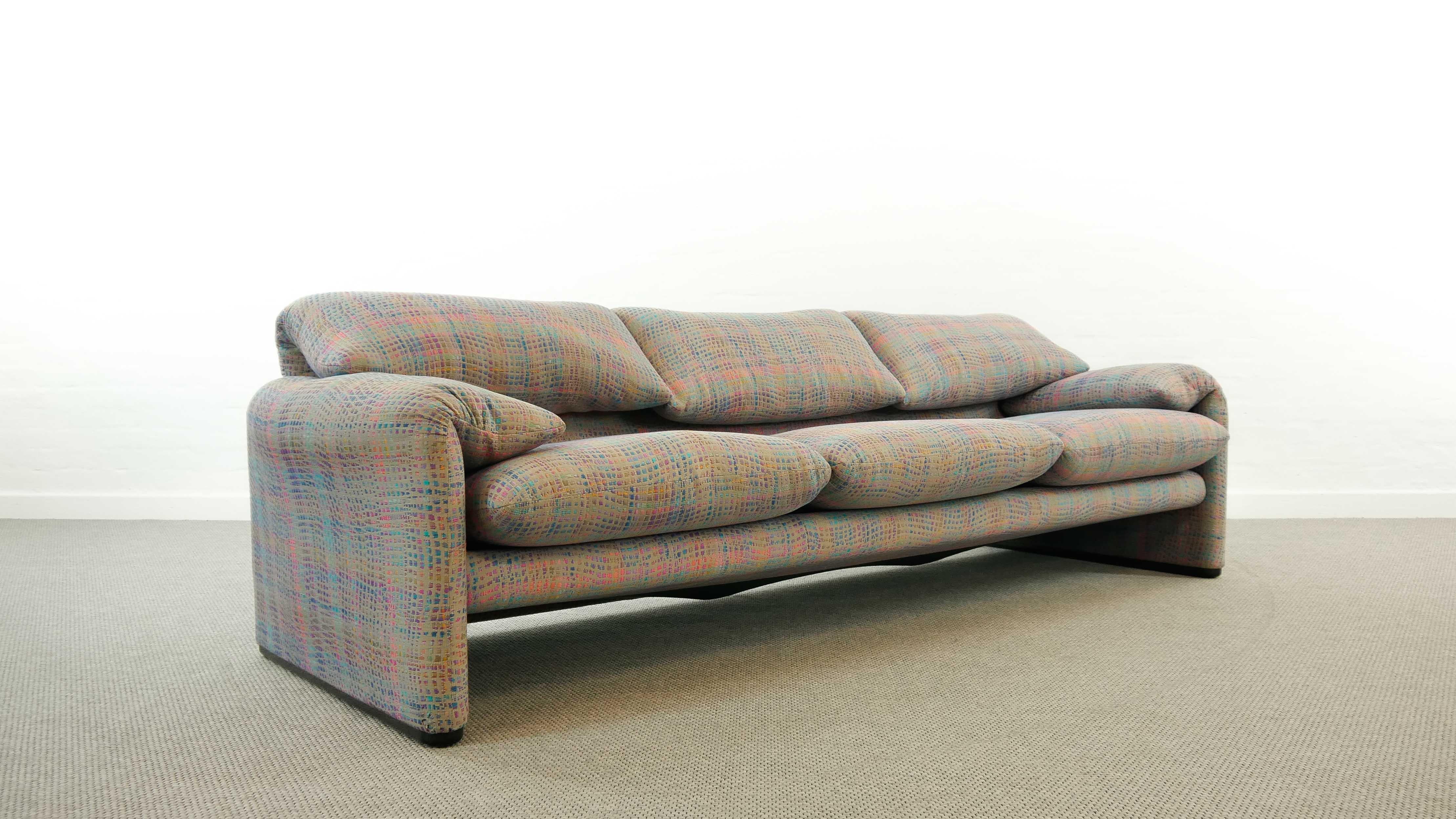 Italian Maralunga 3-Seat Sofa by Vico Magistretti for Cassina in Grey-Multicolore Fabric