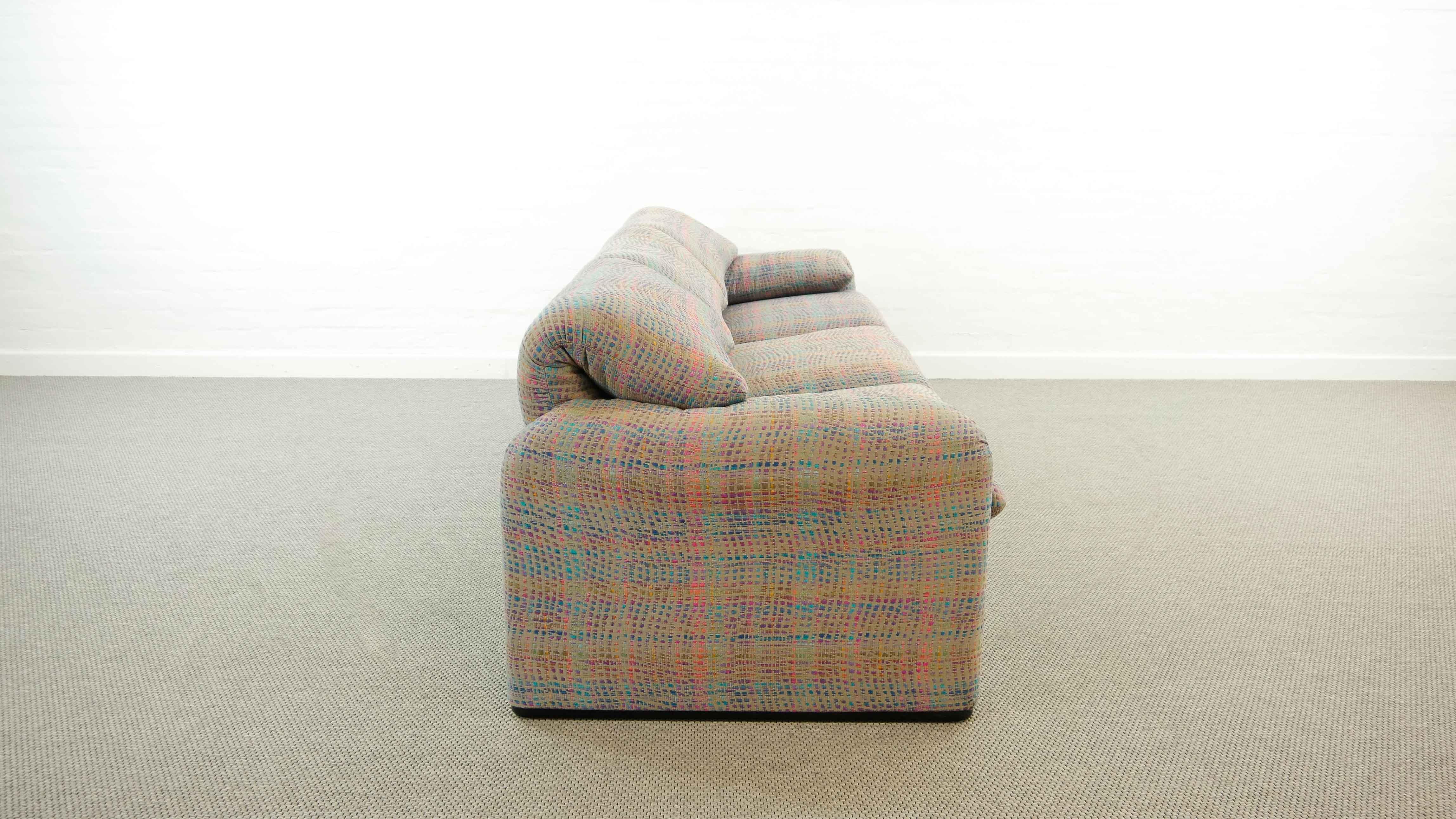 Maralunga 3-Seat Sofa by Vico Magistretti for Cassina in Grey-Multicolore Fabric 1