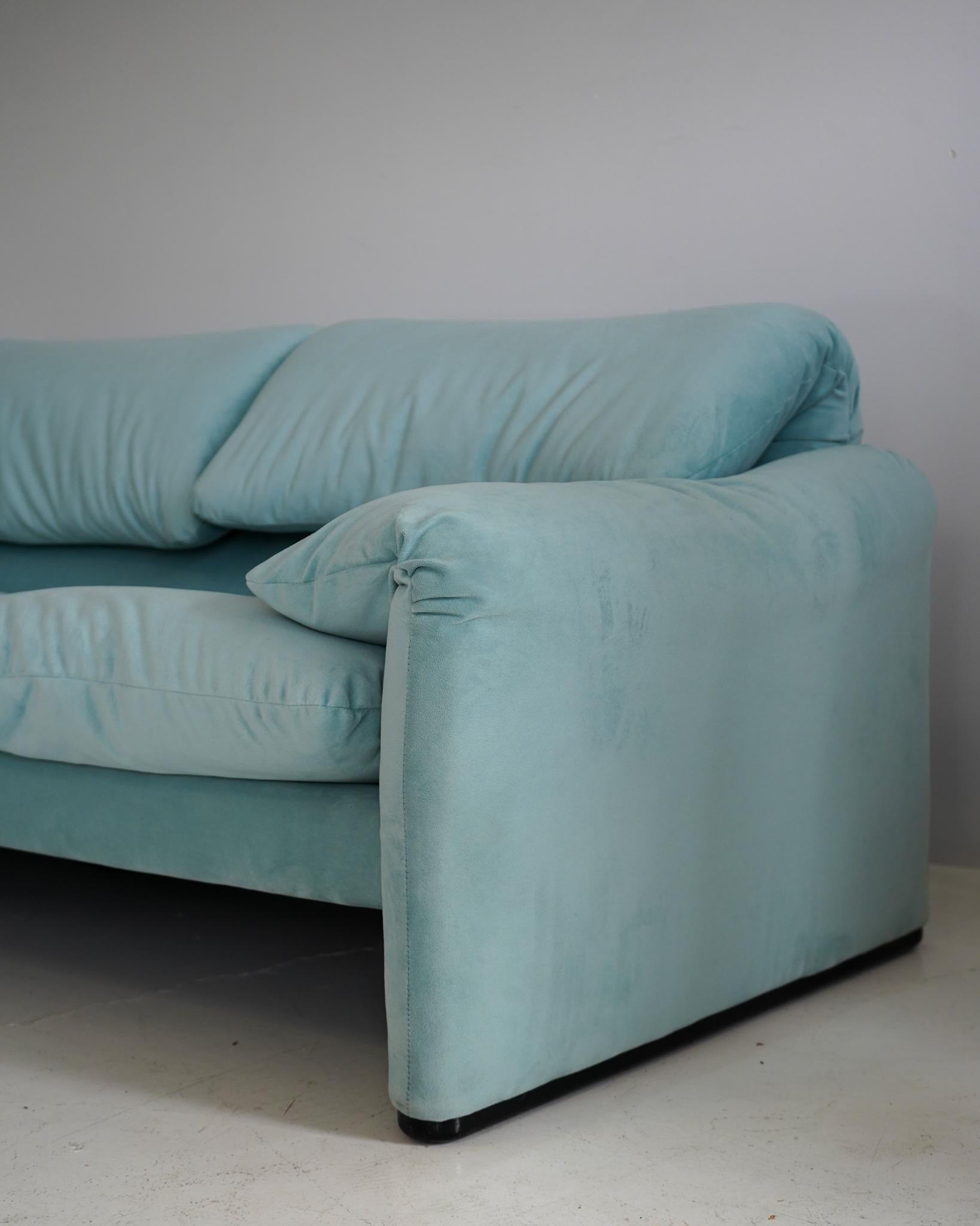 Velvet Maralunga 3 seat sofa, Vico Magistretti for Cassina, 1970s