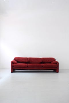 "Maralunga" 3-seater by Vico Magistretti / Cassina