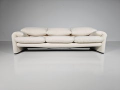 Maralunga 3-seater in cream boucle by Vico Magistretti for Cassina, 1970s