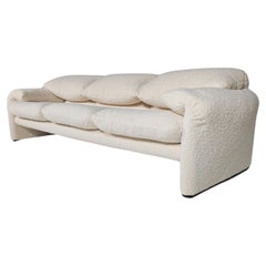 Vintage Maralunga 3-seater in cream boucle by Vico Magistretti for Cassina, 1970s