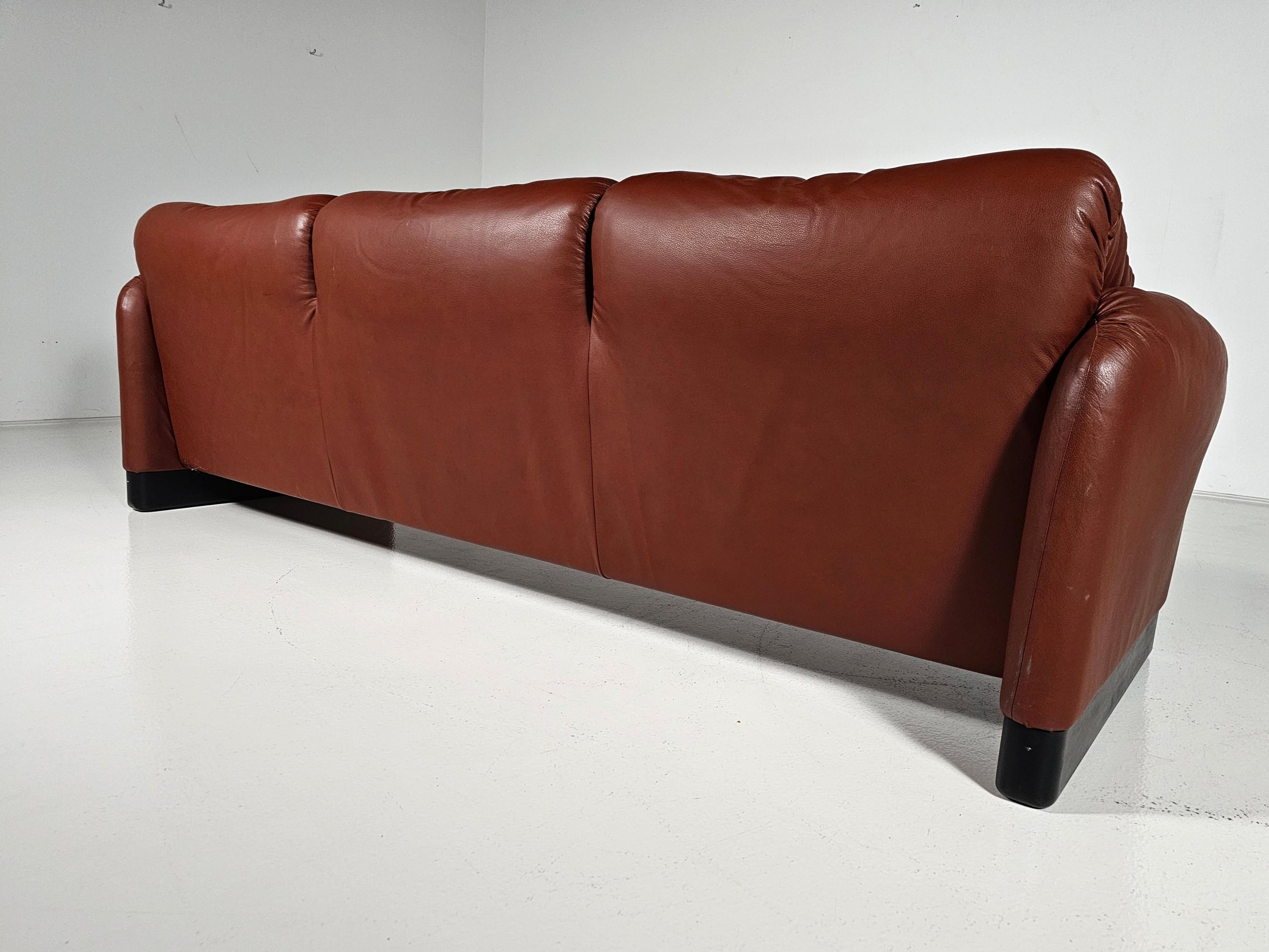 European Maralunga 3-seater in original leather by Vico Magistretti for Cassina, 1970s