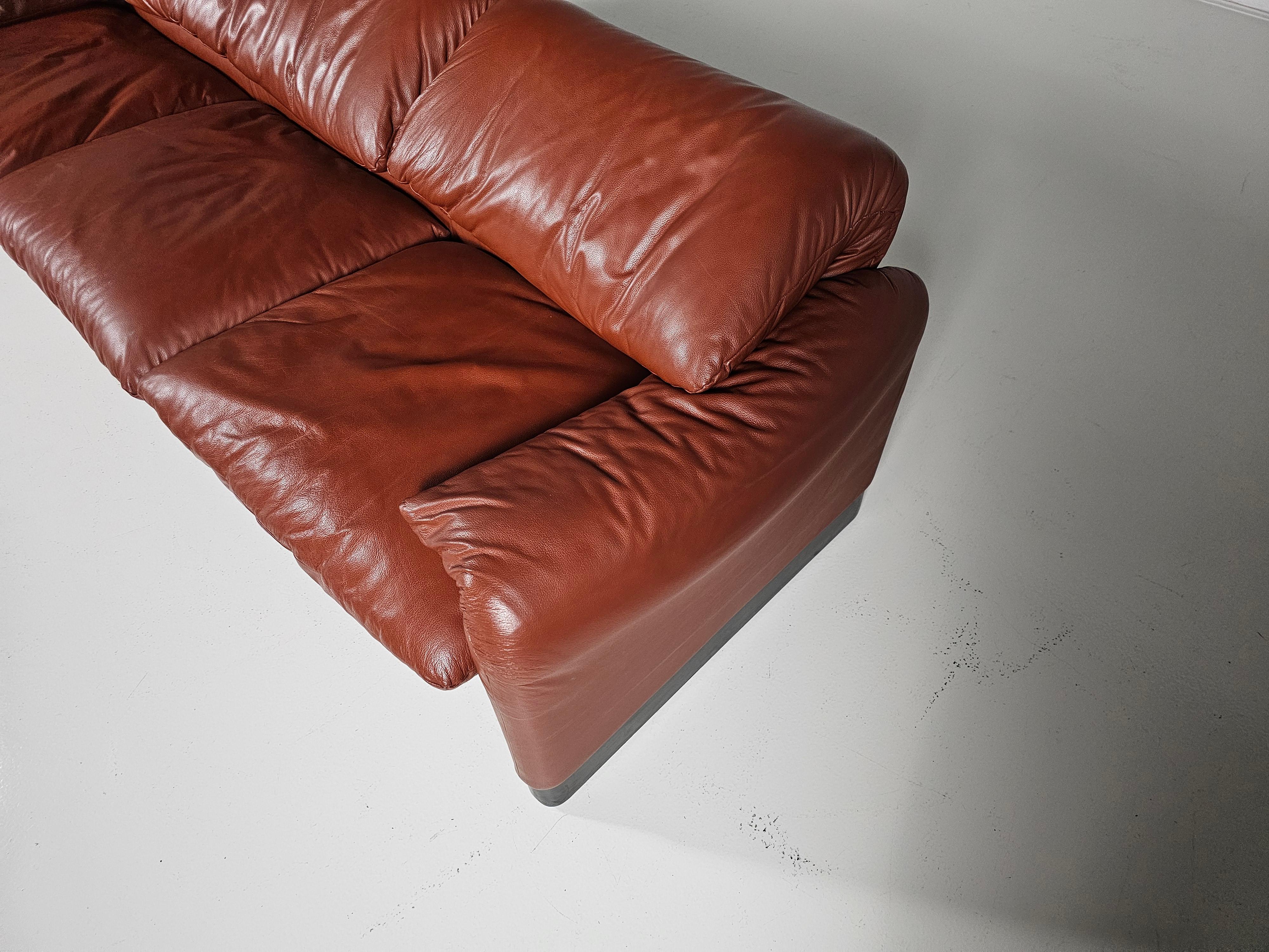Leather Maralunga 3-seater in original leather by Vico Magistretti for Cassina, 1970s
