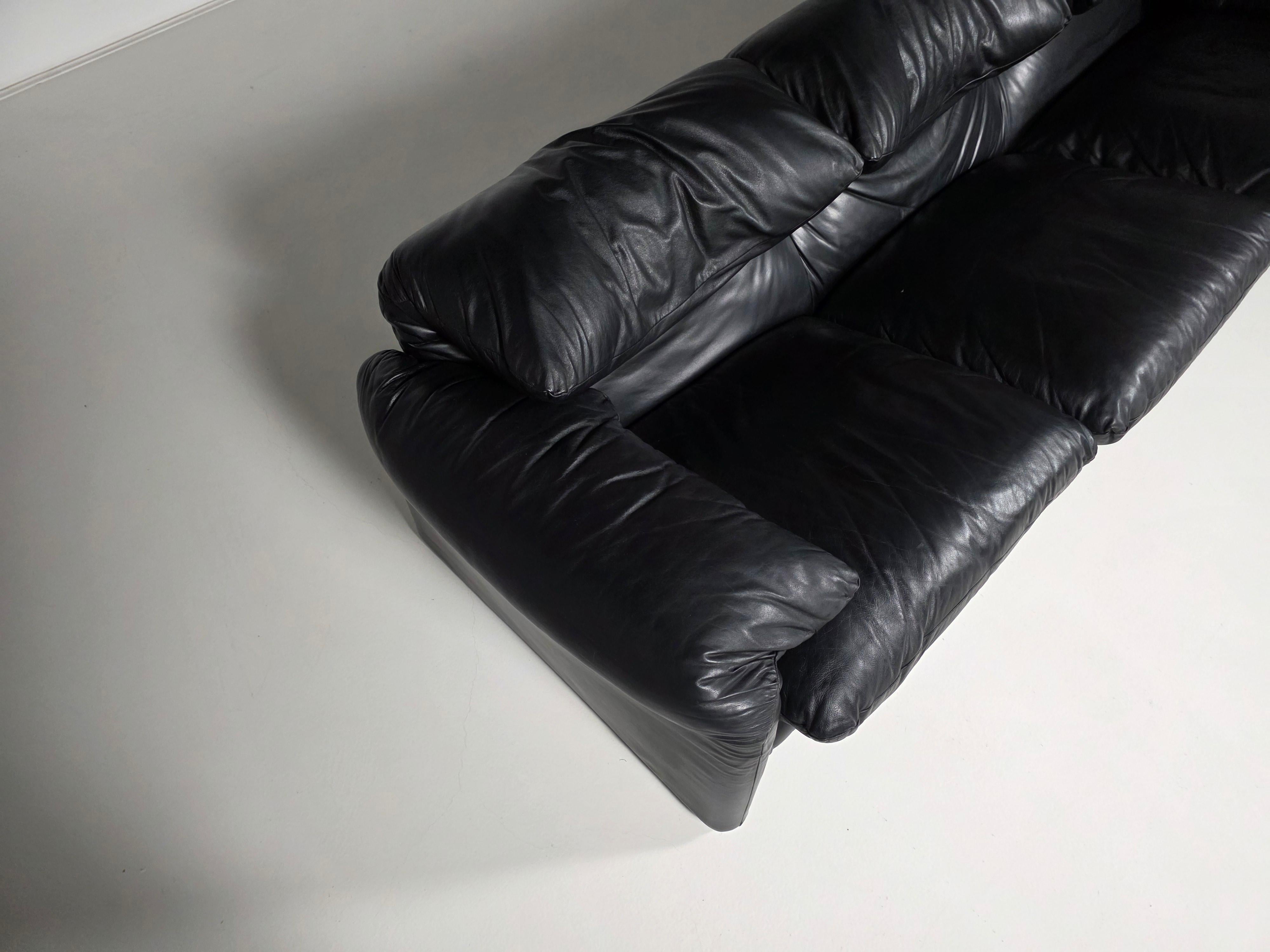 Leather Maralunga 3-seater in original leather by Vico Magistretti for Cassina, 1970s For Sale