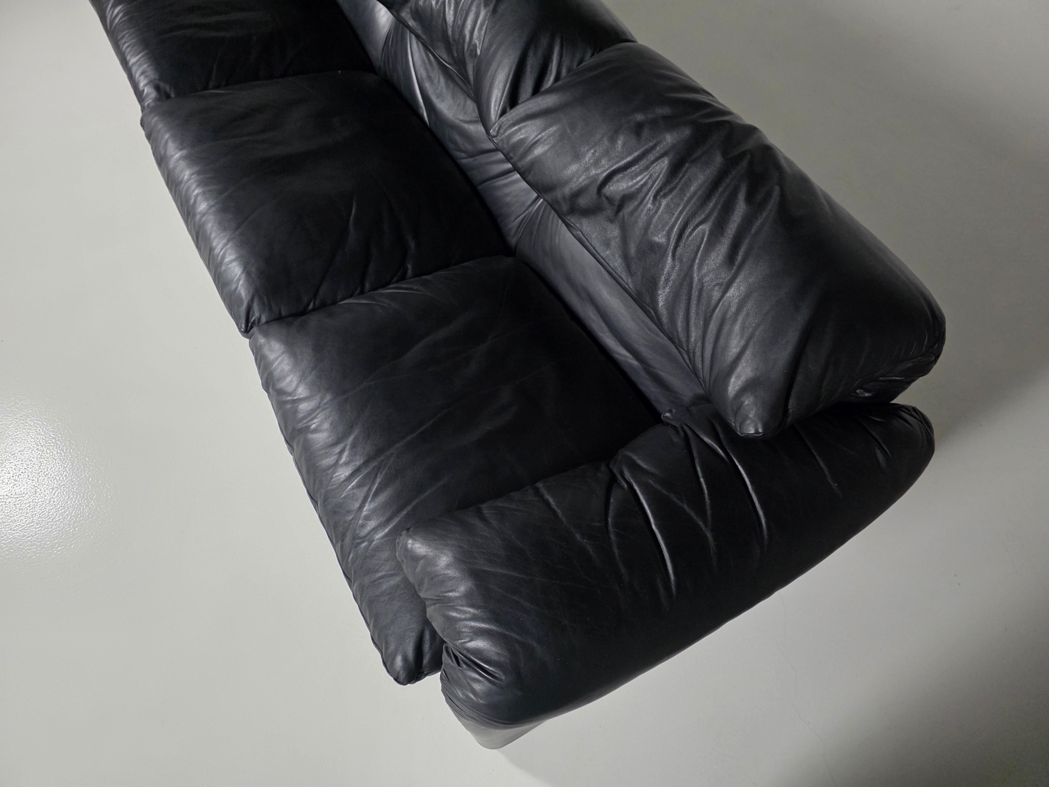 Maralunga 3-seater in original leather by Vico Magistretti for Cassina, 1970s For Sale 1