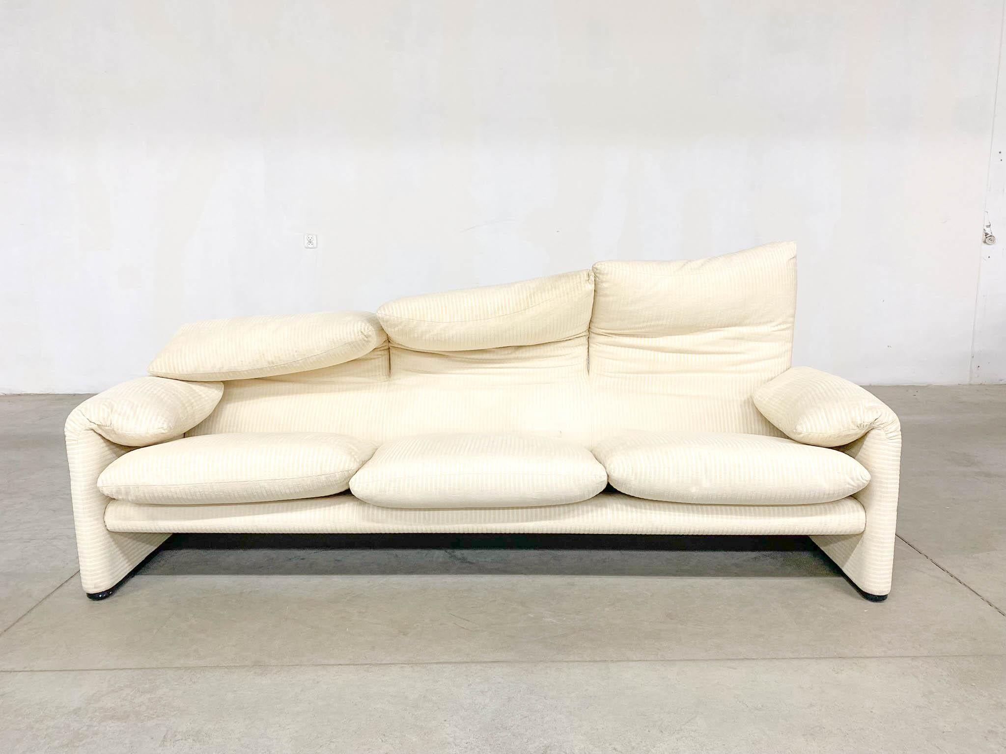 Mid-Century Modern Maralunga 3-Seater Sofa by Vico Magistretti for Cassina, 1990s For Sale