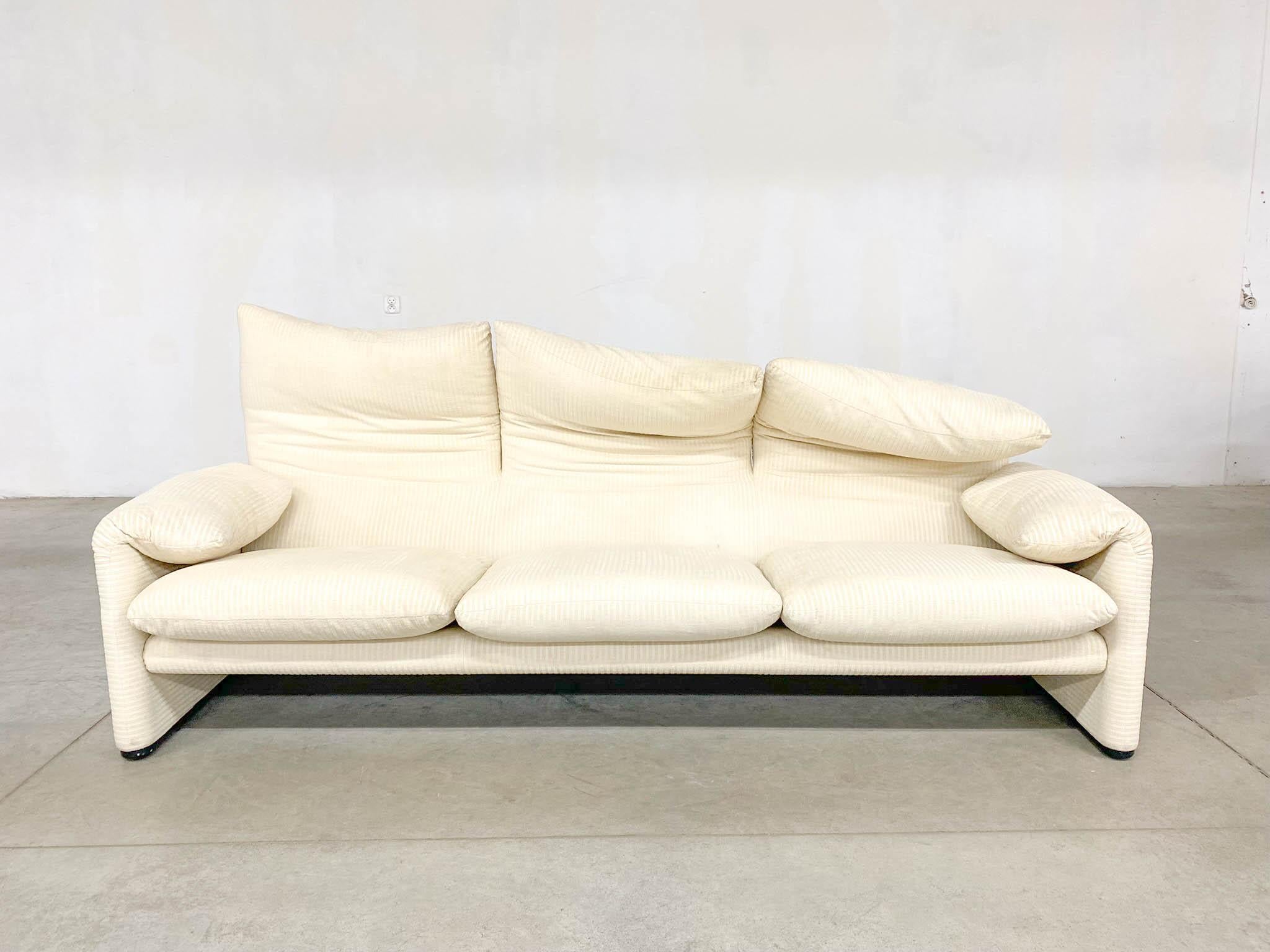 Italian Maralunga 3-Seater Sofa by Vico Magistretti for Cassina, 1990s For Sale