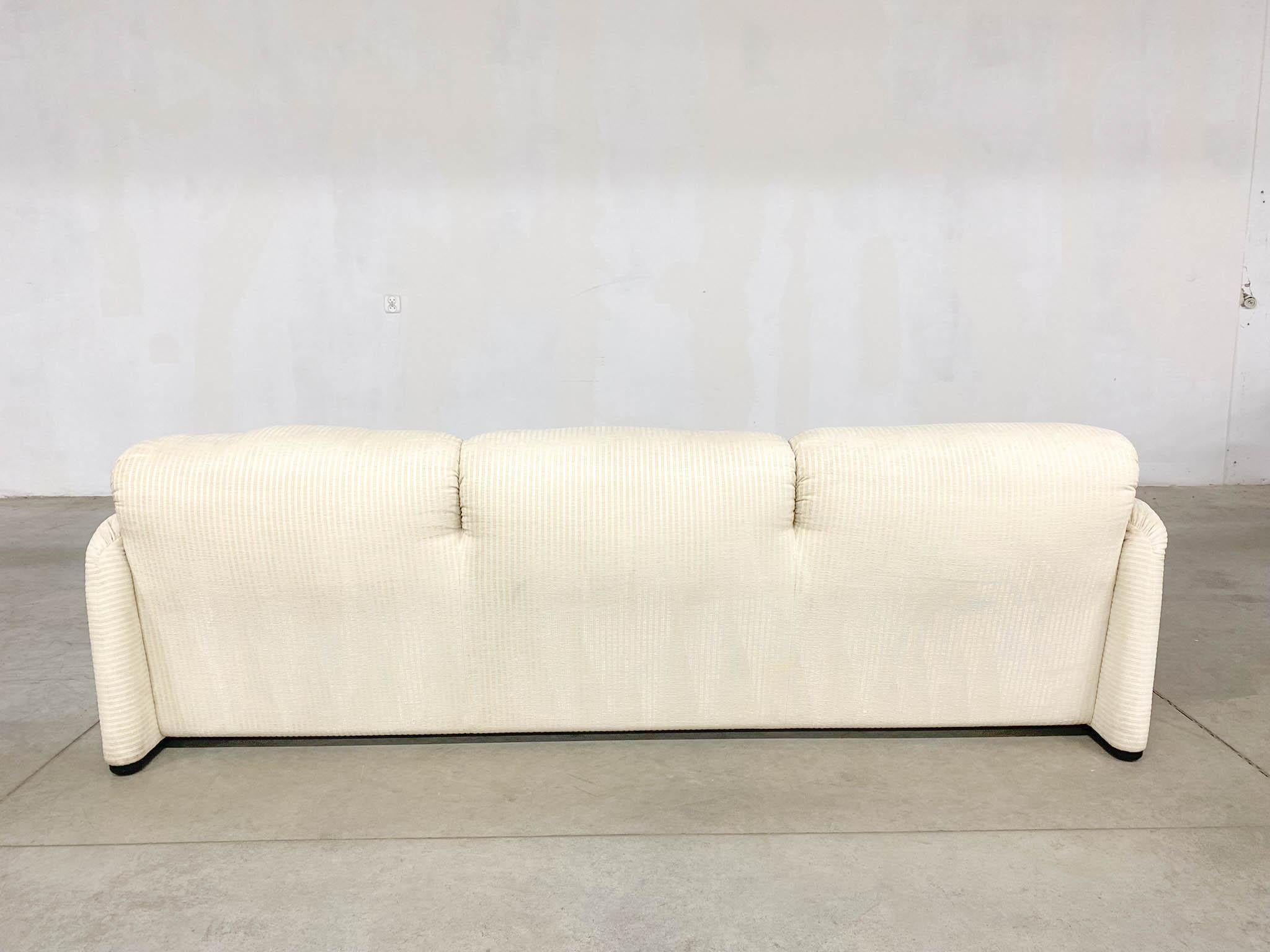 Maralunga 3-Seater Sofa by Vico Magistretti for Cassina, 1990s In Good Condition For Sale In RADOMSKO, PL