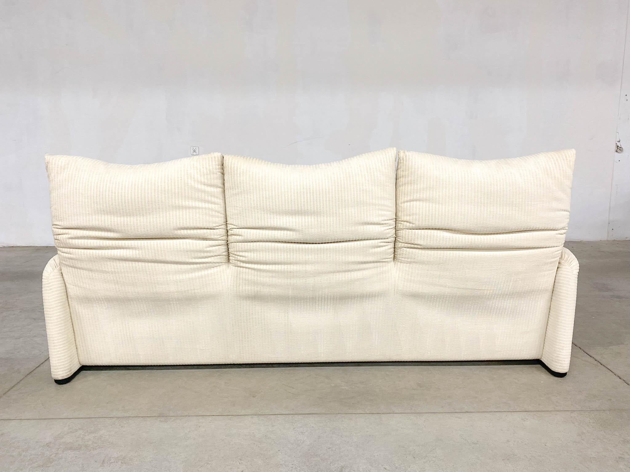 Mid-Century Modern Maralunga 3-Seater Sofa by Vico Magistretti for Cassina, 1990s