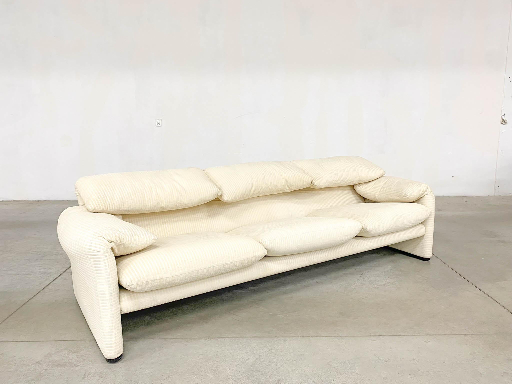 Textile Maralunga 3-Seater Sofa by Vico Magistretti for Cassina, 1990s For Sale