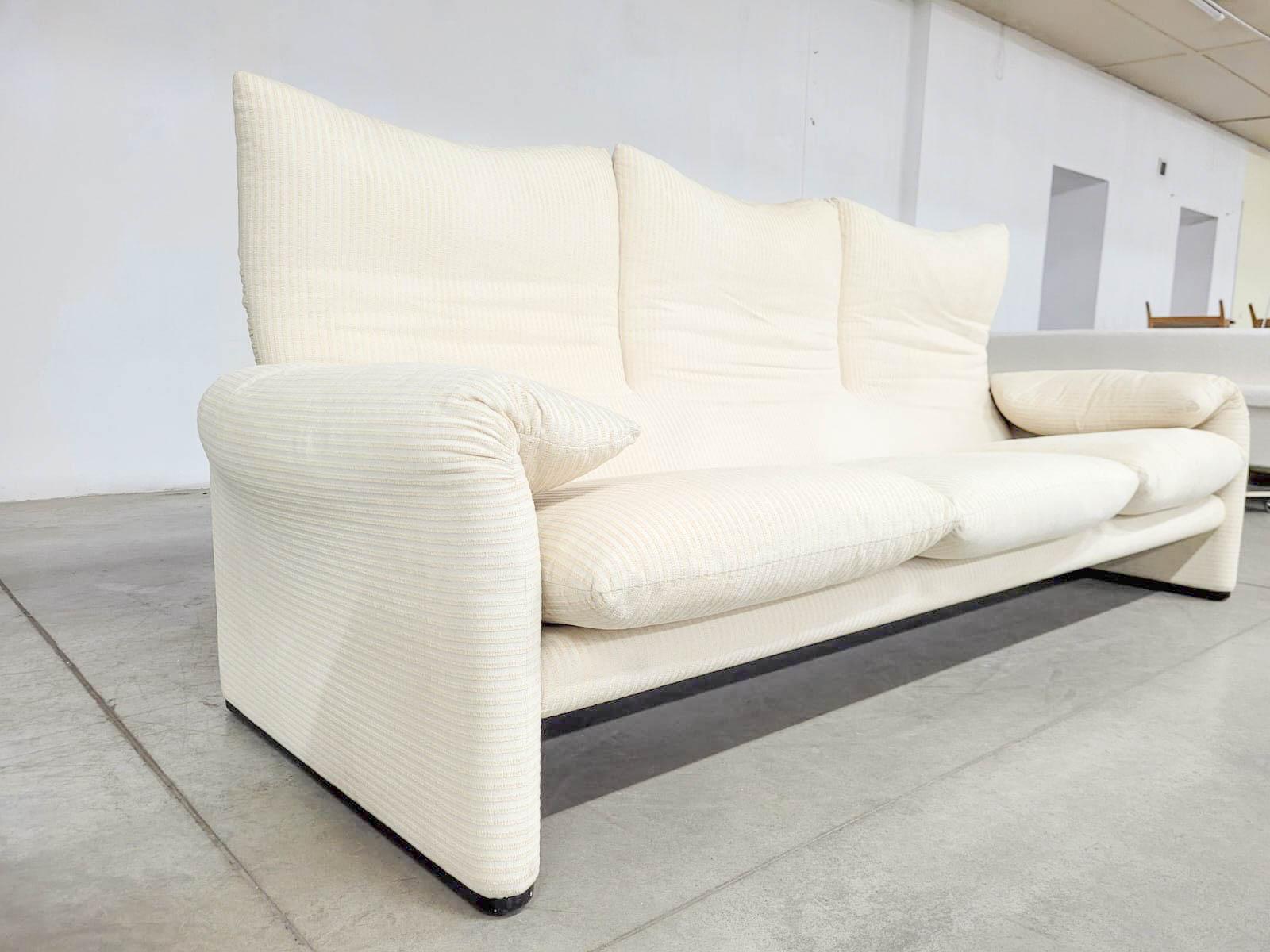 Maralunga 3-Seater Sofa by Vico Magistretti for Cassina, 1990s For Sale 1