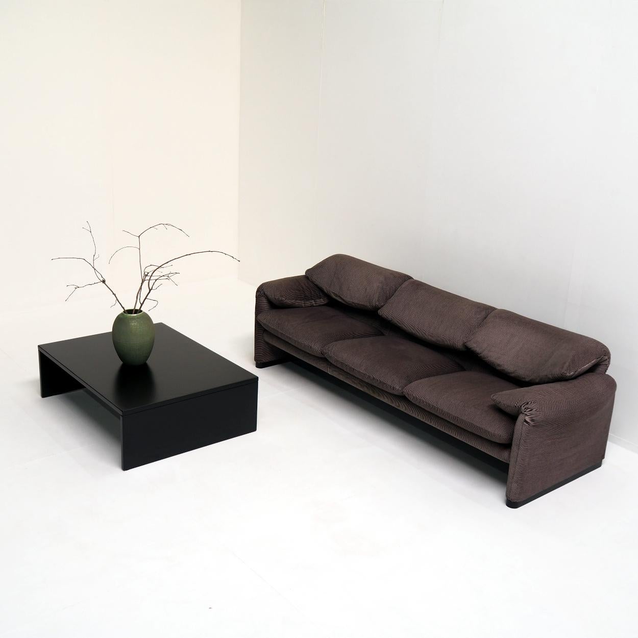 Maralunga 3-Sitzer-Sofa von Vico Magistretti für Cassina (Italienisch) im Angebot