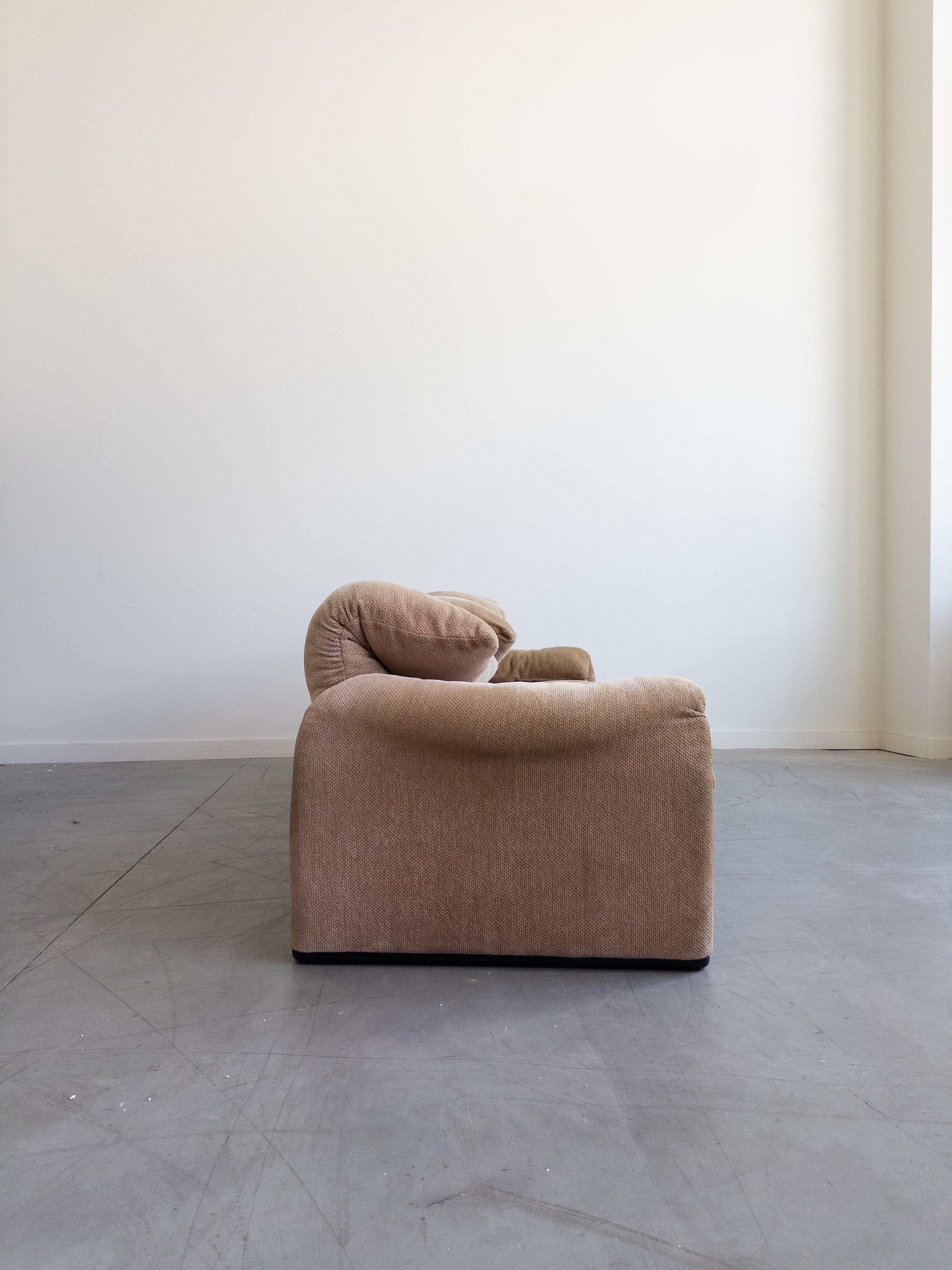 Mid-Century Modern Maralunga 3-Seater Sofa by Vico Magistretti for Cassina