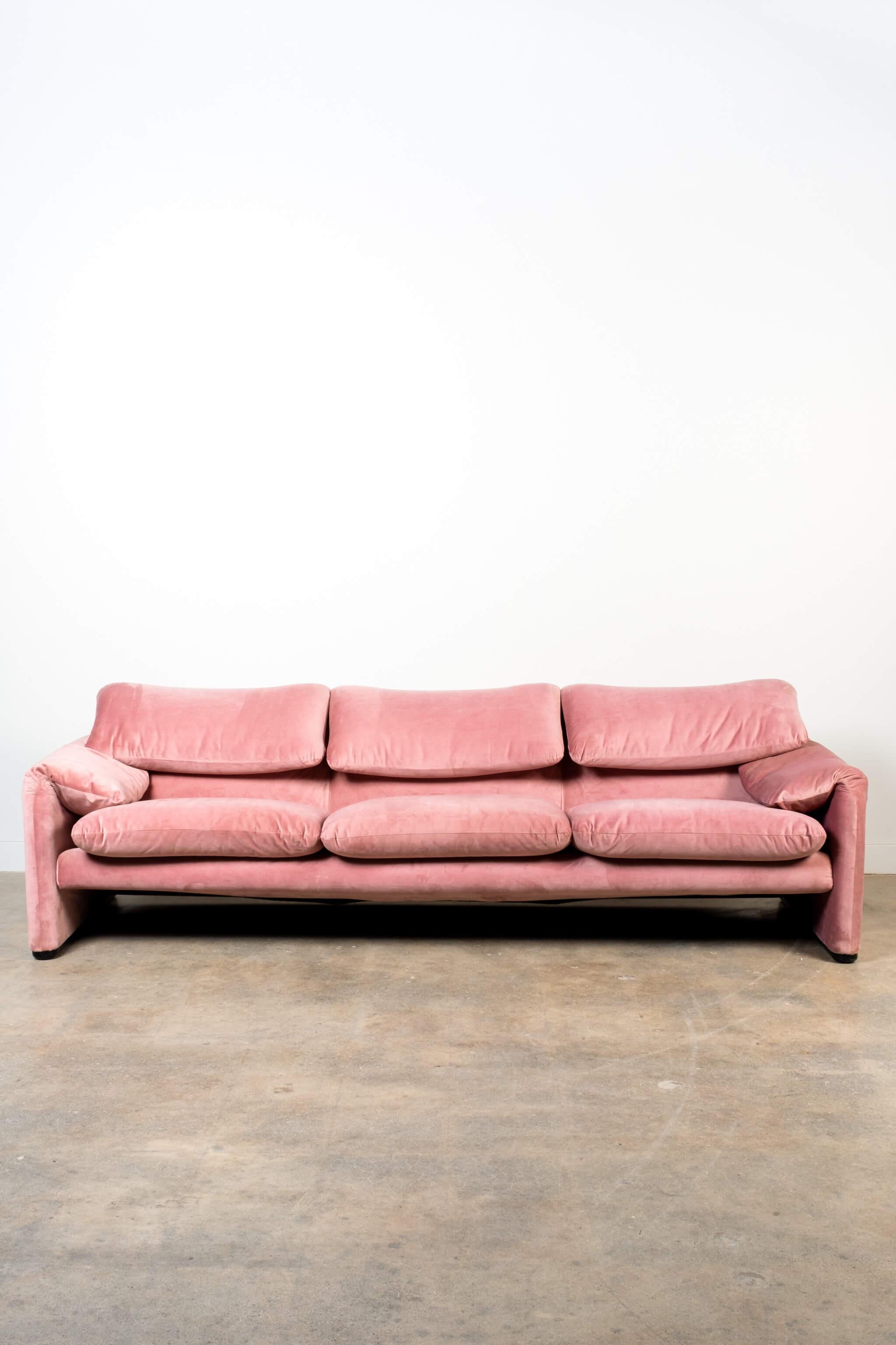 Post-Modern Maralunga 3-Seater Sofa, Newly Reupholstered in Pink Velvet