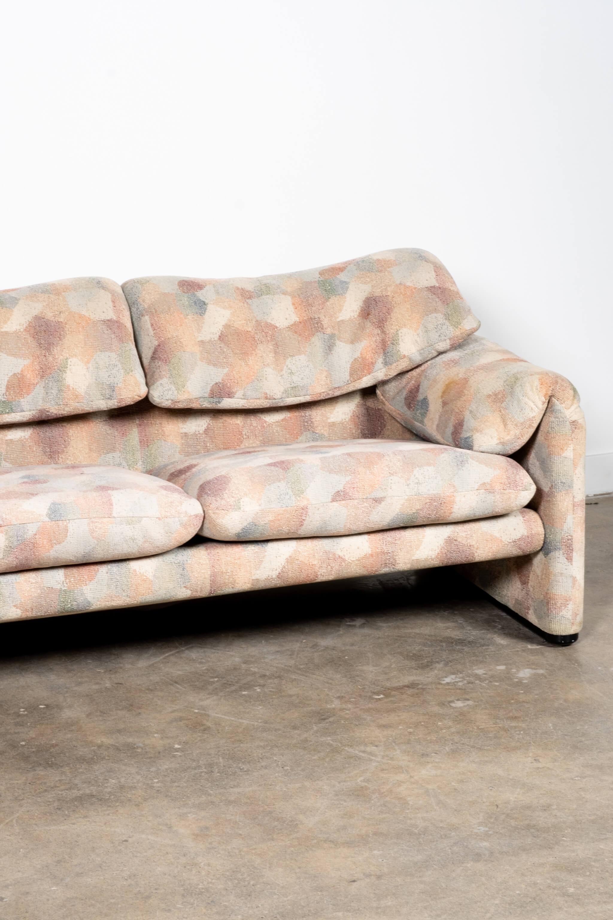Maralunga 3-Sitzer-Sofa, Original-Stoff 1970er Jahre Vico Magistretti für Cassina im Zustand „Gut“ in Toronto, CA