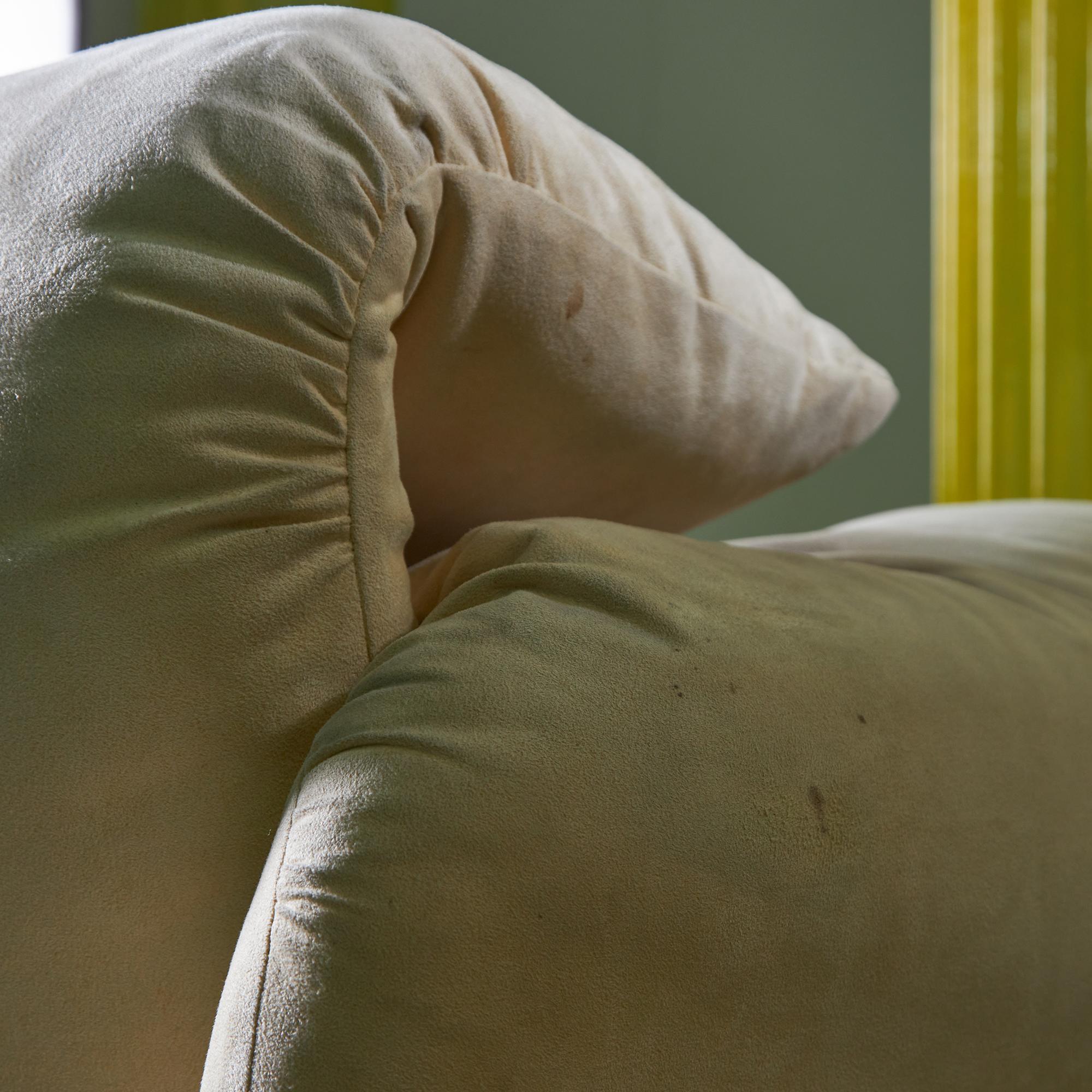 Maralunga 675 Armchair by Vico Magistretti for Cassina, 1973 6