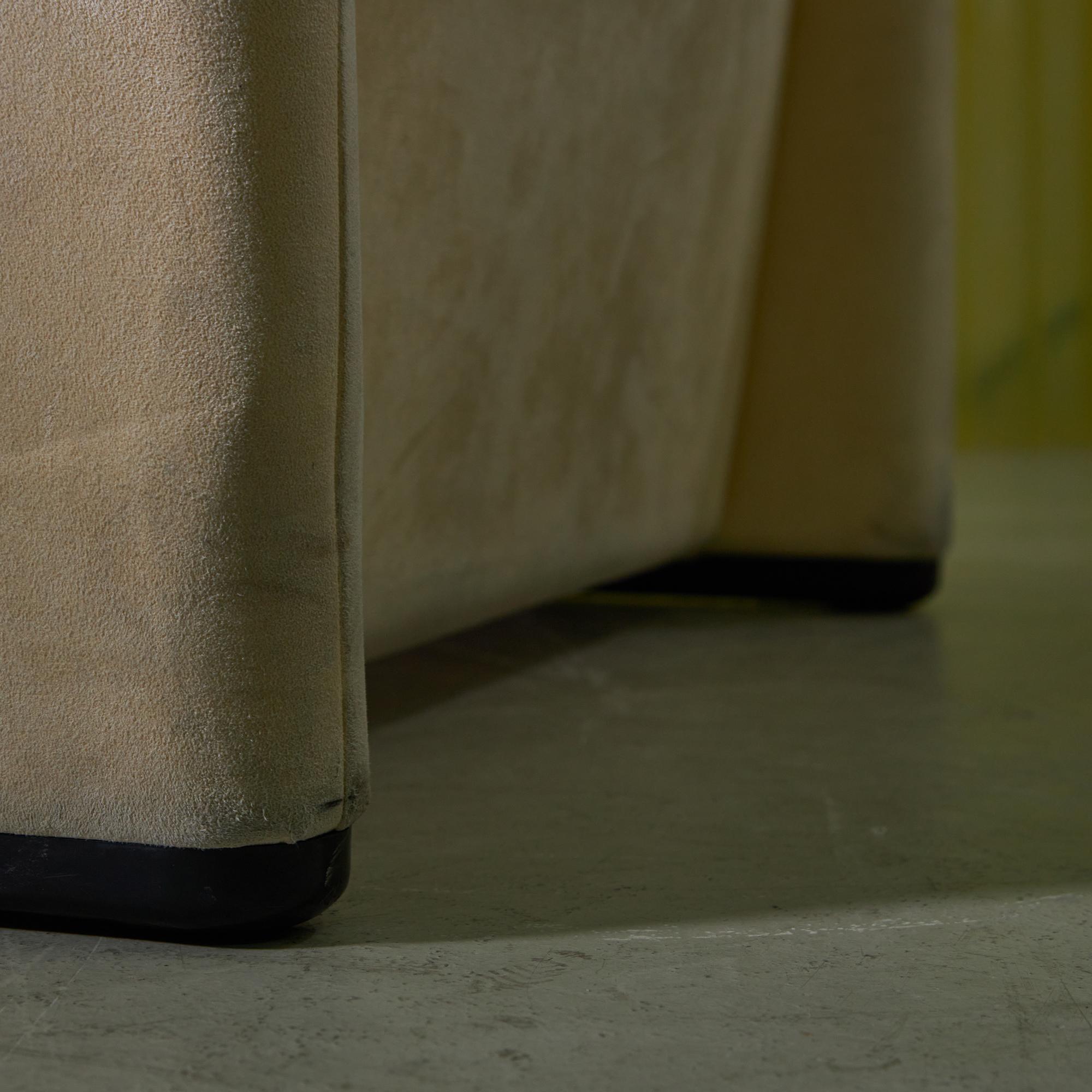 Maralunga 675 Armchair by Vico Magistretti for Cassina, 1973 7