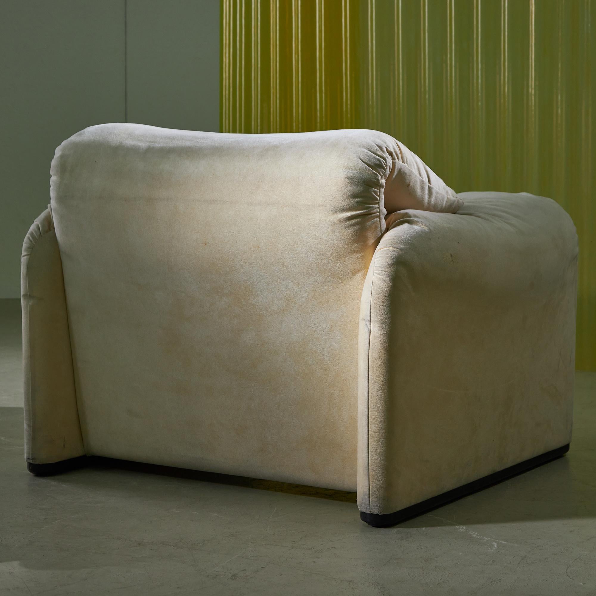 Maralunga 675 Armchair by Vico Magistretti for Cassina, 1973 In Fair Condition In Budapest, HU