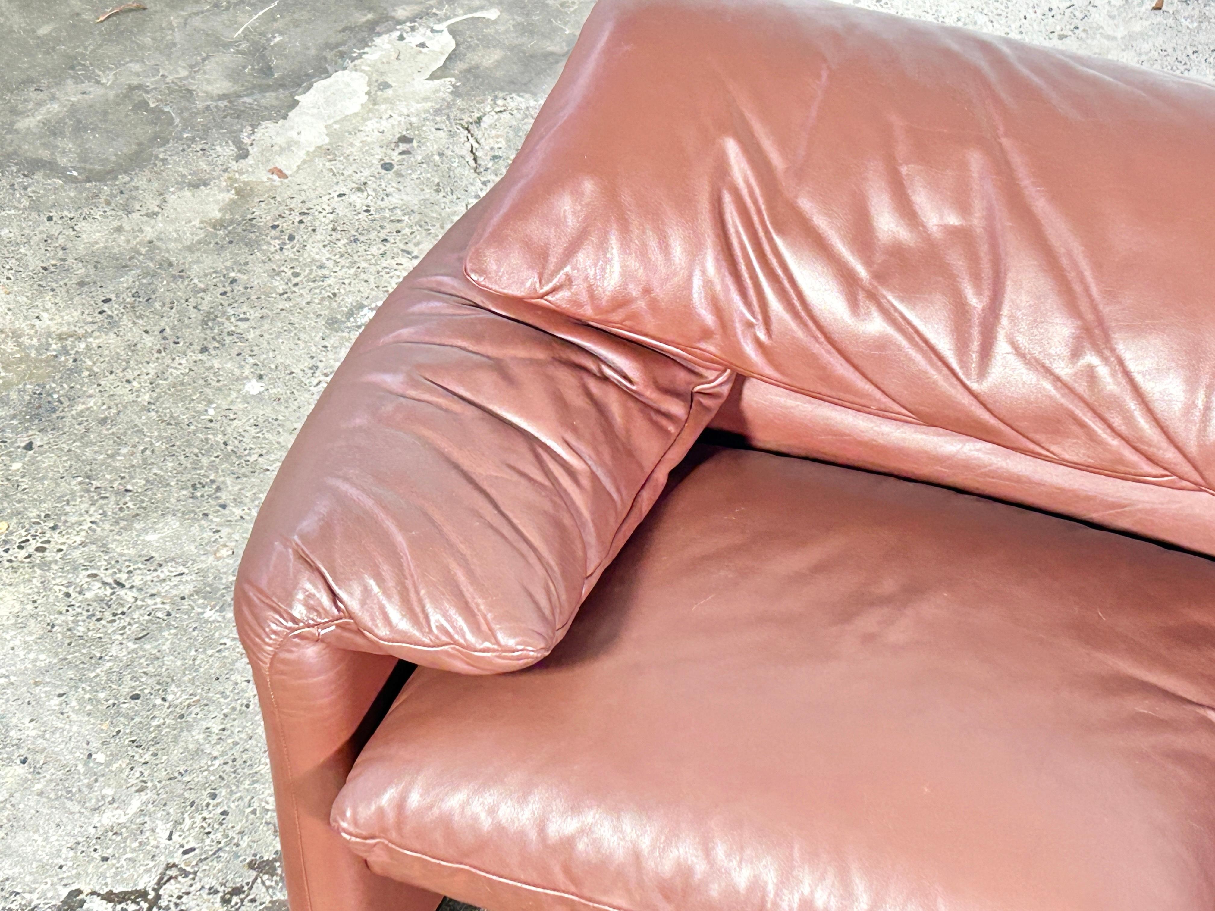 20th Century Maralunga 675 leather sofa designed by Vico Magistretti for Cassina, 1974