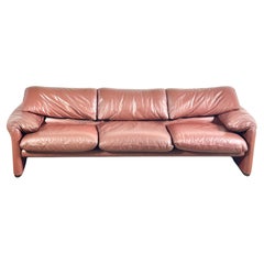 Maralunga 675 leather sofa designed by Vico Magistretti for Cassina, 1974