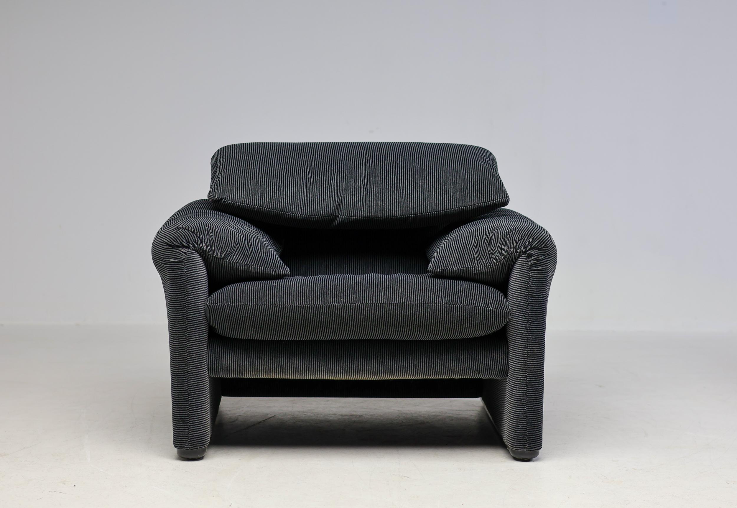 Modern Maralunga 675 Sofa, Armchair and Ottoman by Vico Magistretti for Cassina