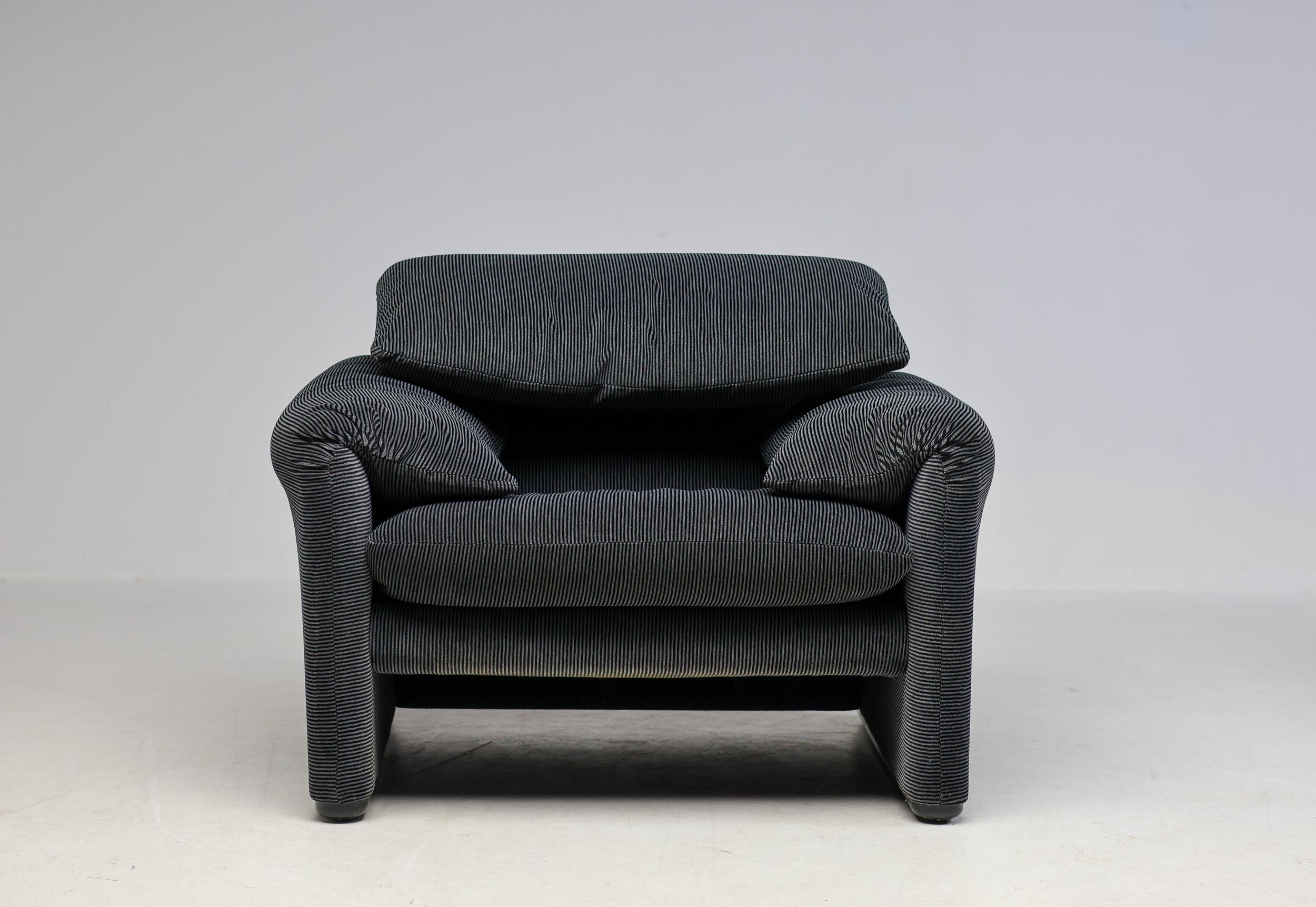 Modern Maralunga 675 Sofa, Armchair and Ottoman by Vico Magistretti for Cassina For Sale