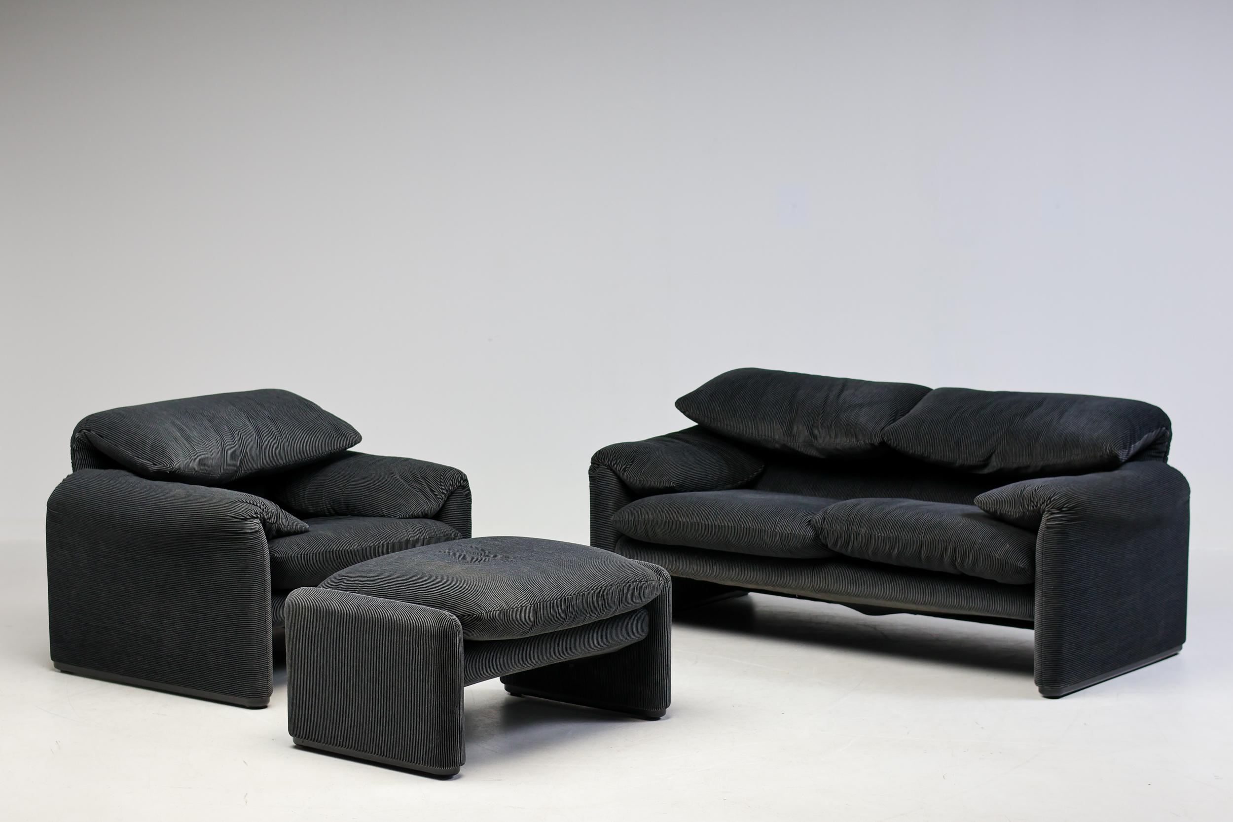 Italian Maralunga 675 Sofa, Armchair and Ottoman by Vico Magistretti for Cassina For Sale